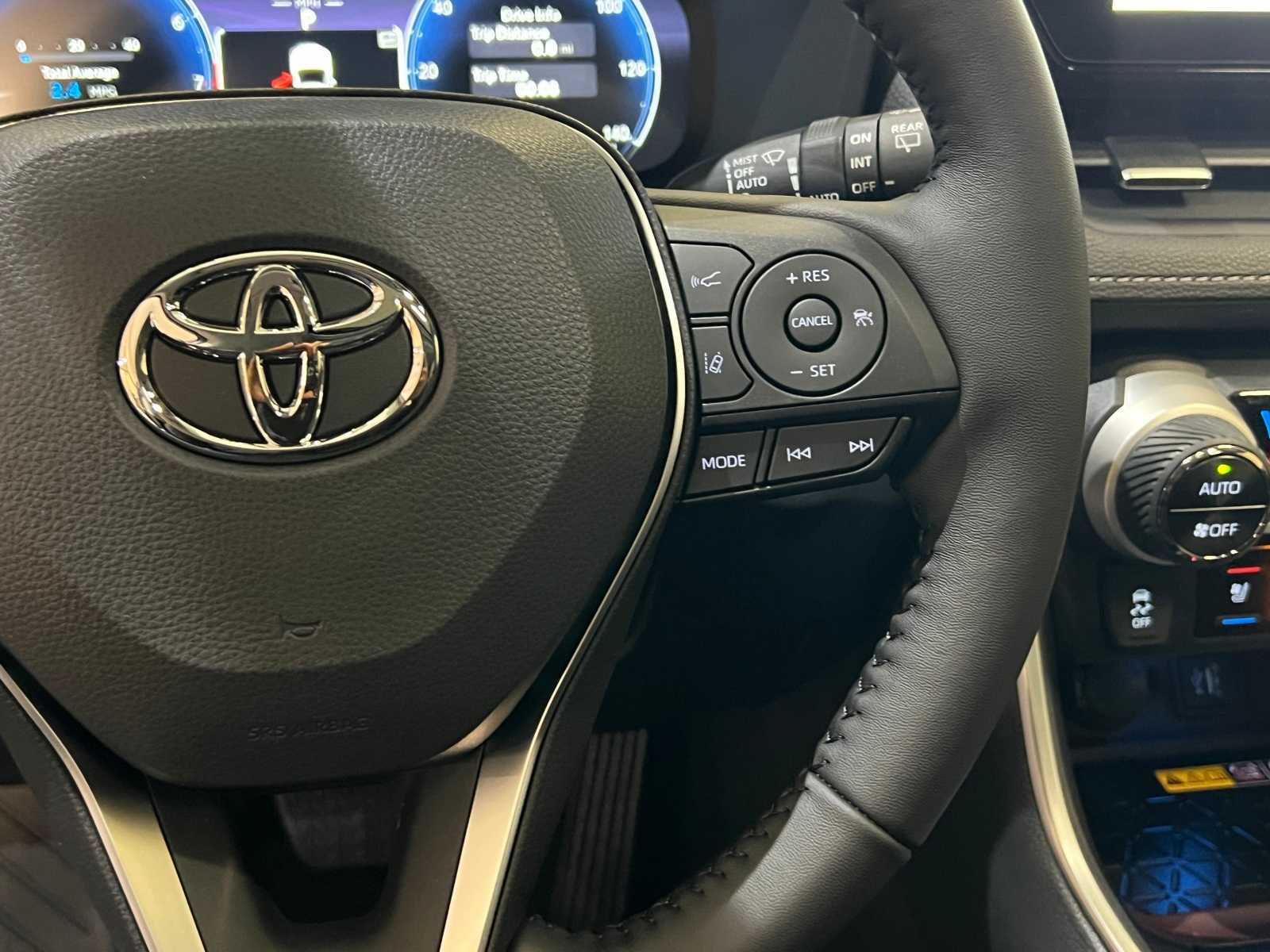 Thumbnail: 2025 Toyota RAV4 - 21