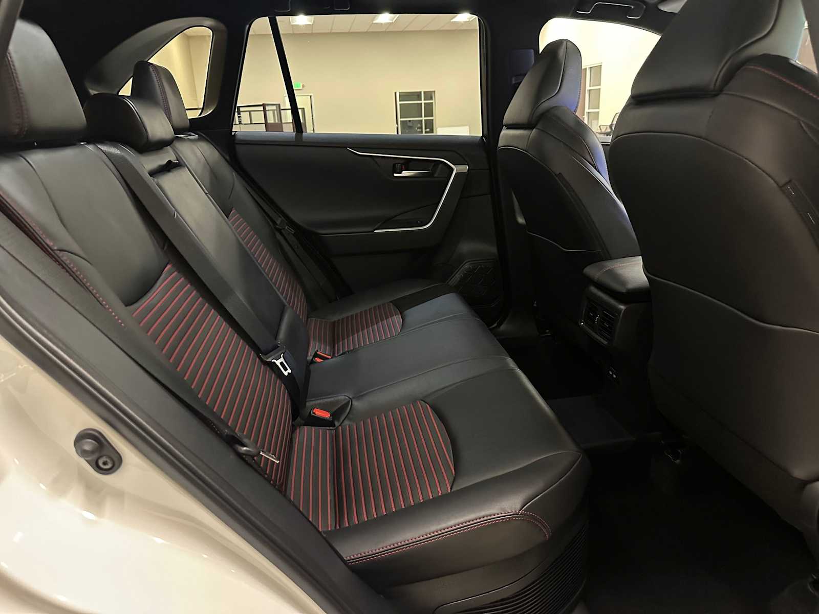 Thumbnail: 2025 Toyota RAV4 - 26