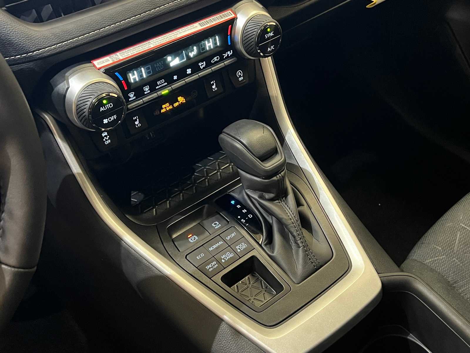 Thumbnail: 2025 Toyota RAV4 - 23