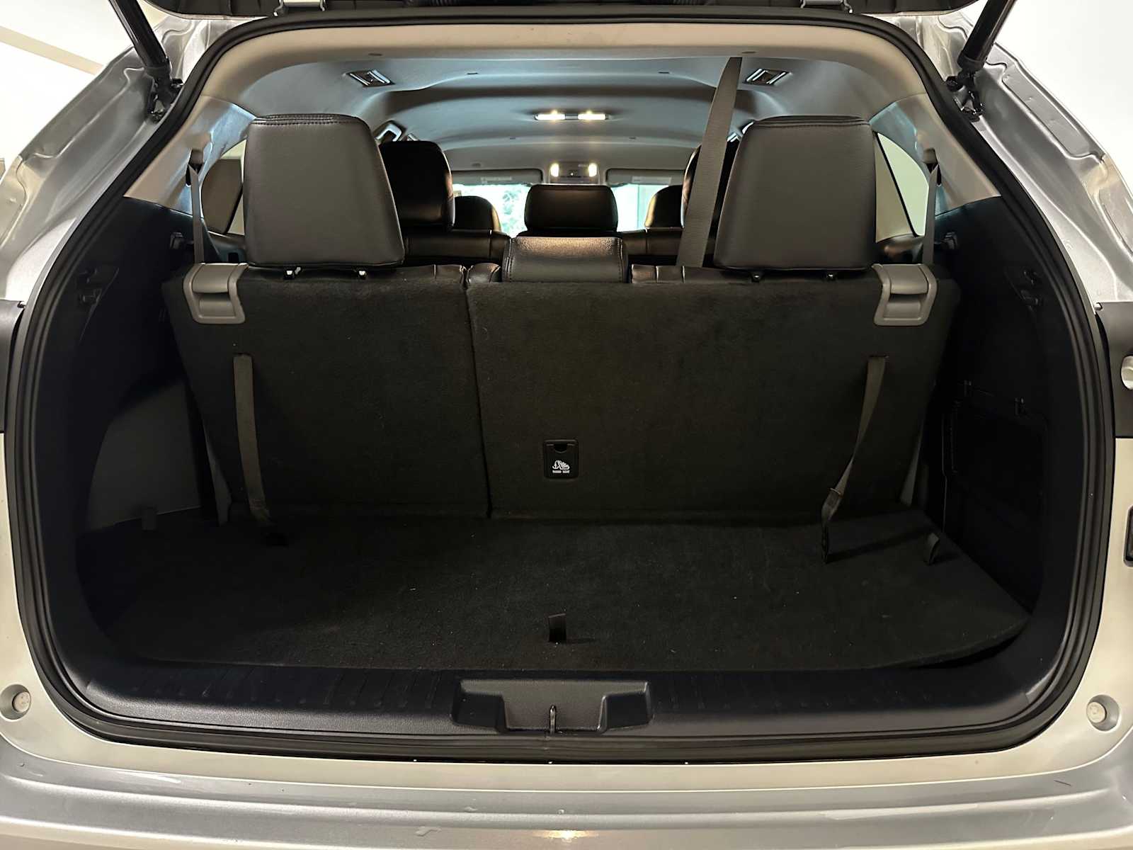 Thumbnail: 2022 Toyota Highlander - 30