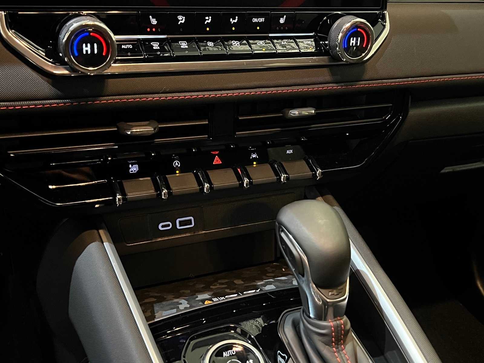 Thumbnail: 2024 Chevrolet Colorado - 23