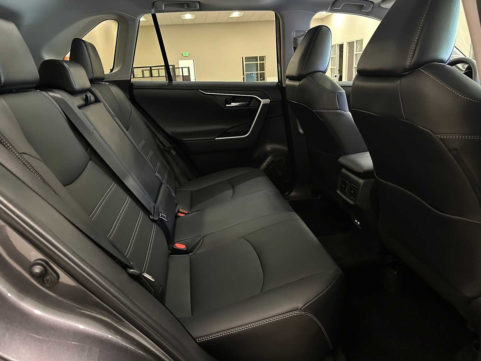 Thumbnail: 2023 Toyota RAV4 - 25