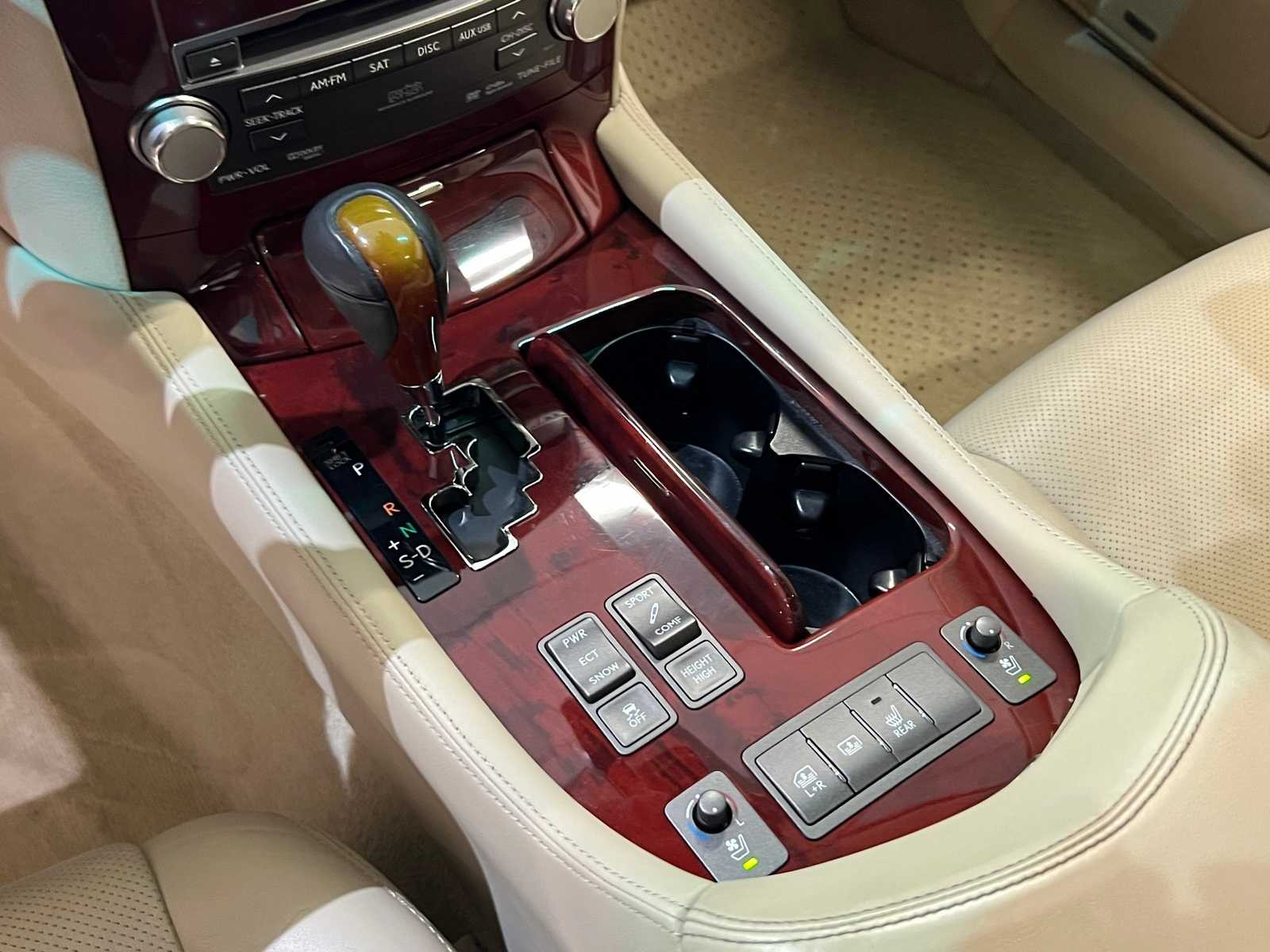 Thumbnail: 2010 Lexus LS - 23