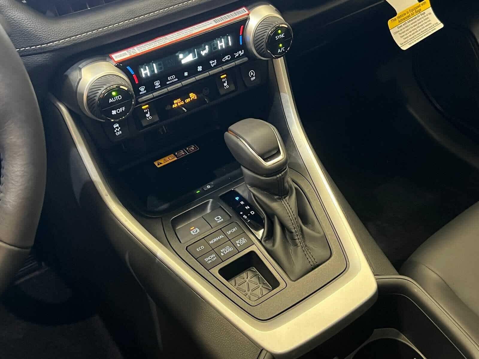 Thumbnail: 2025 Toyota RAV4 - 23