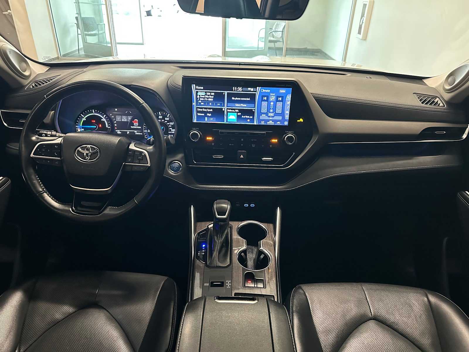 Thumbnail: 2022 Toyota Highlander - 10