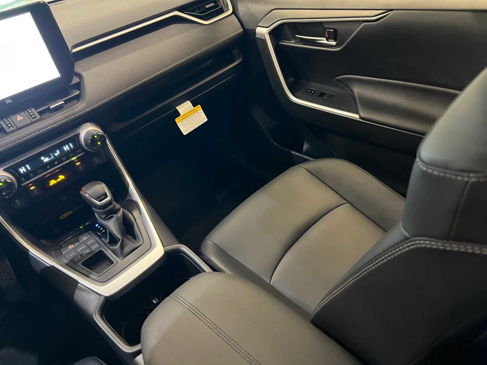 Thumbnail: 2025 Toyota RAV4 - 11