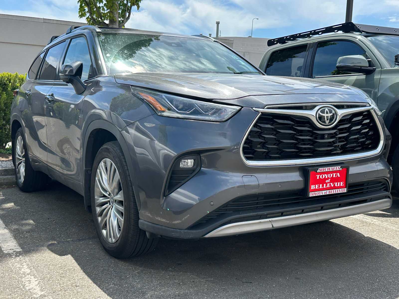 Thumbnail: 2023 Toyota Highlander - 3