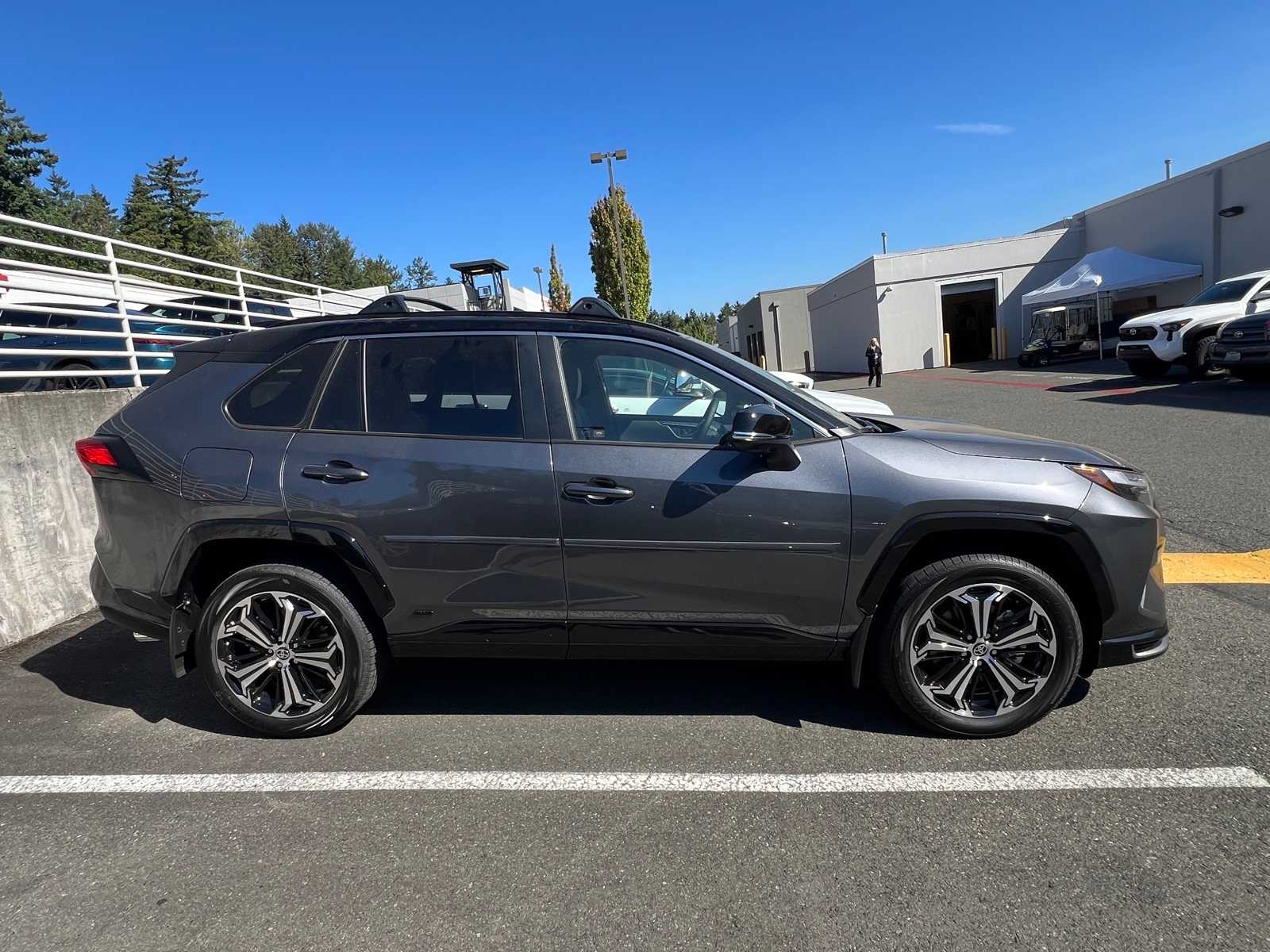 Thumbnail: 2025 Toyota RAV4 - 6