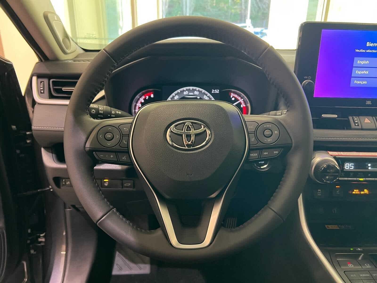 Thumbnail: 2025 Toyota RAV4 - 20