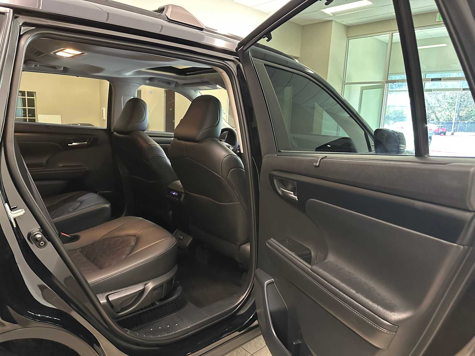 Thumbnail: 2024 Toyota Highlander - 26