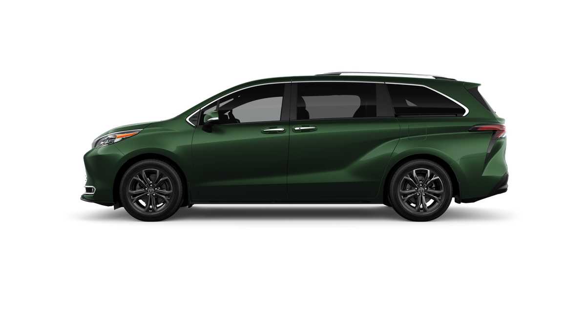 Thumbnail: 2026 Toyota Sienna - 4