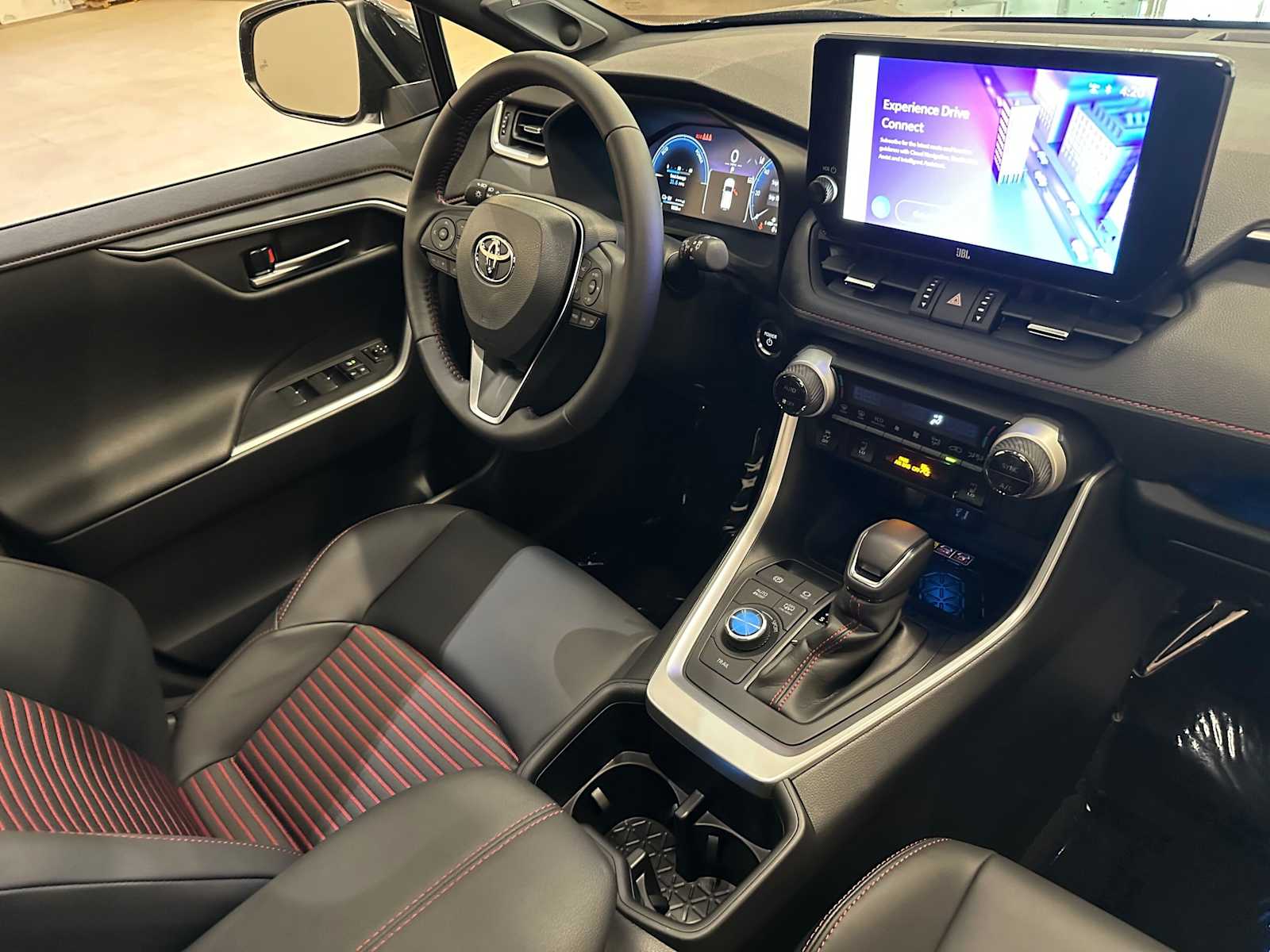 Thumbnail: 2025 Toyota RAV4 - 30