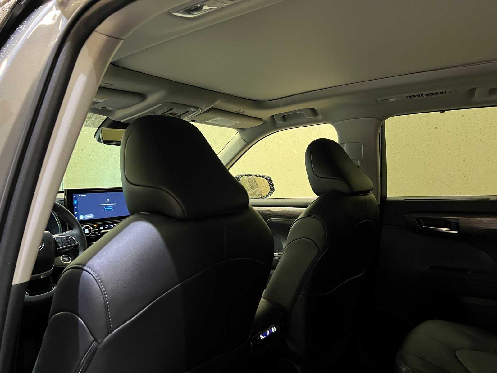 Thumbnail: 2025 Toyota Highlander - 12