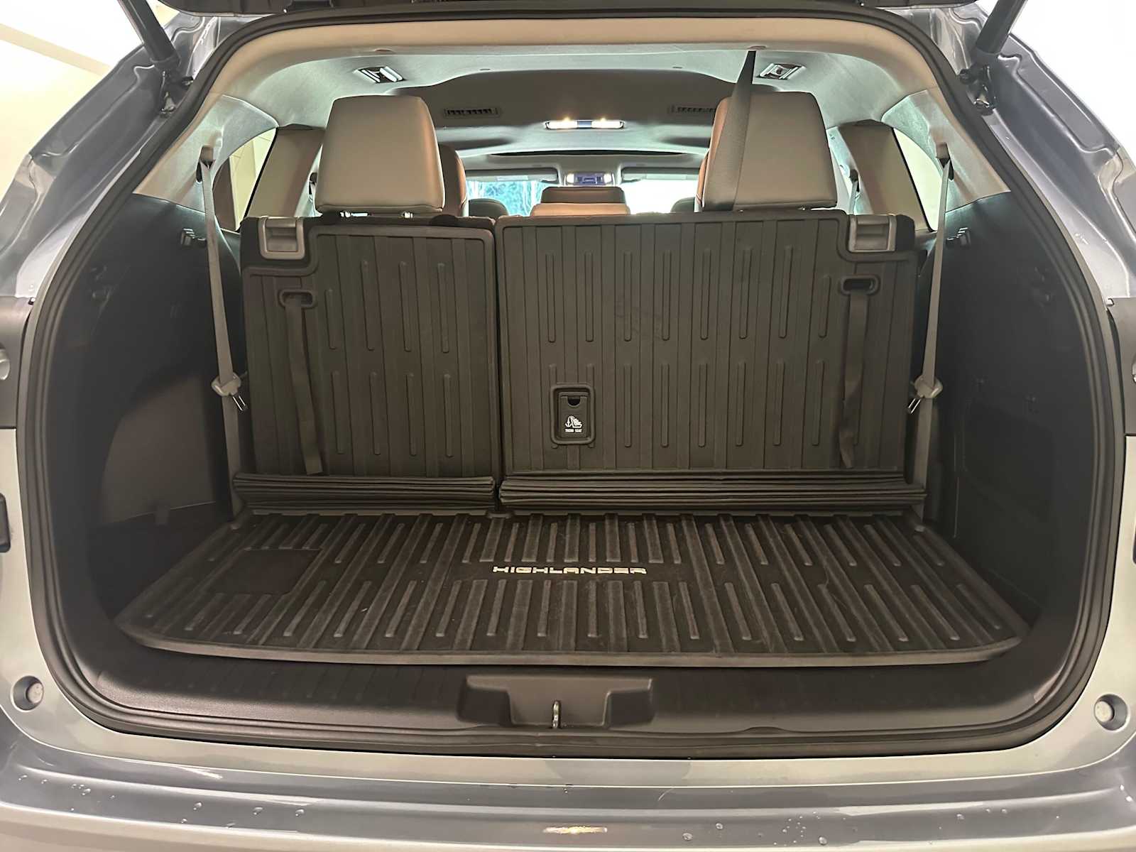 Thumbnail: 2023 Toyota Highlander - 31