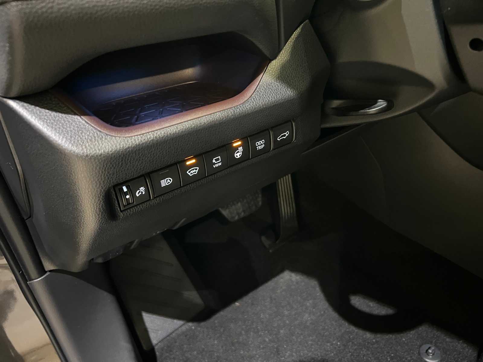 Thumbnail: 2025 Toyota RAV4 - 16