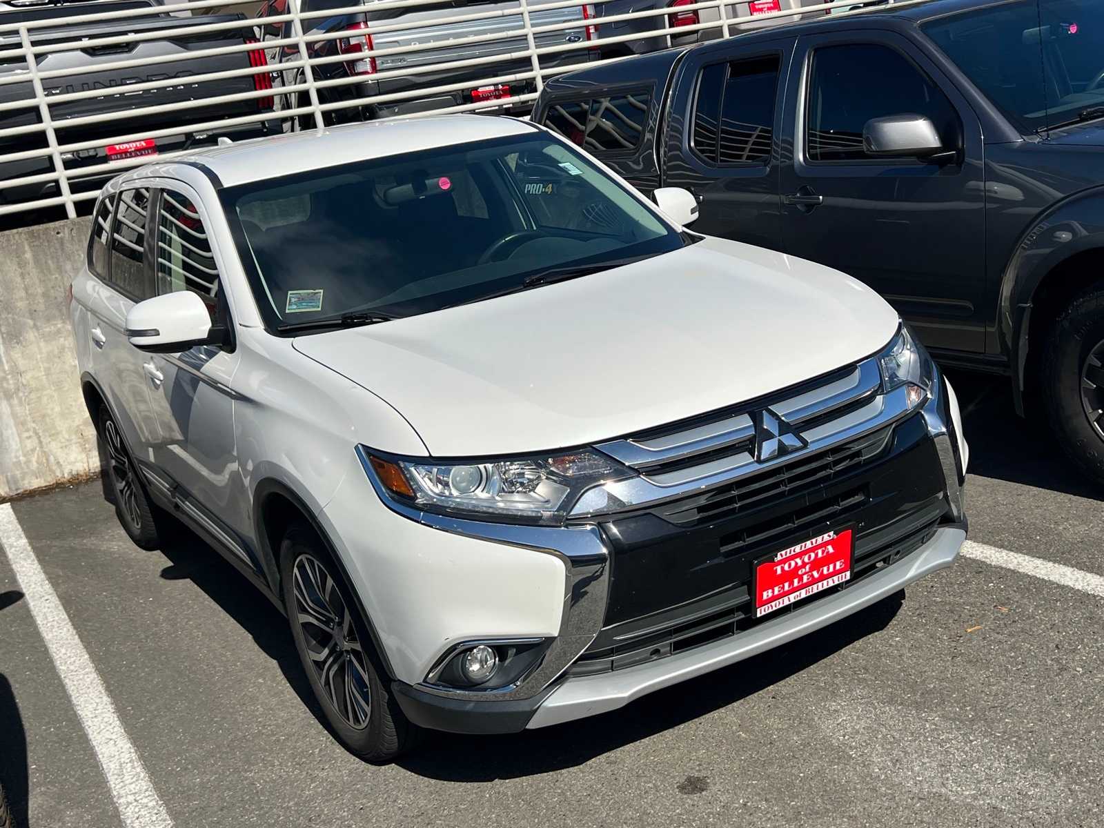 Thumbnail: 2018 Mitsubishi Outlander - 3