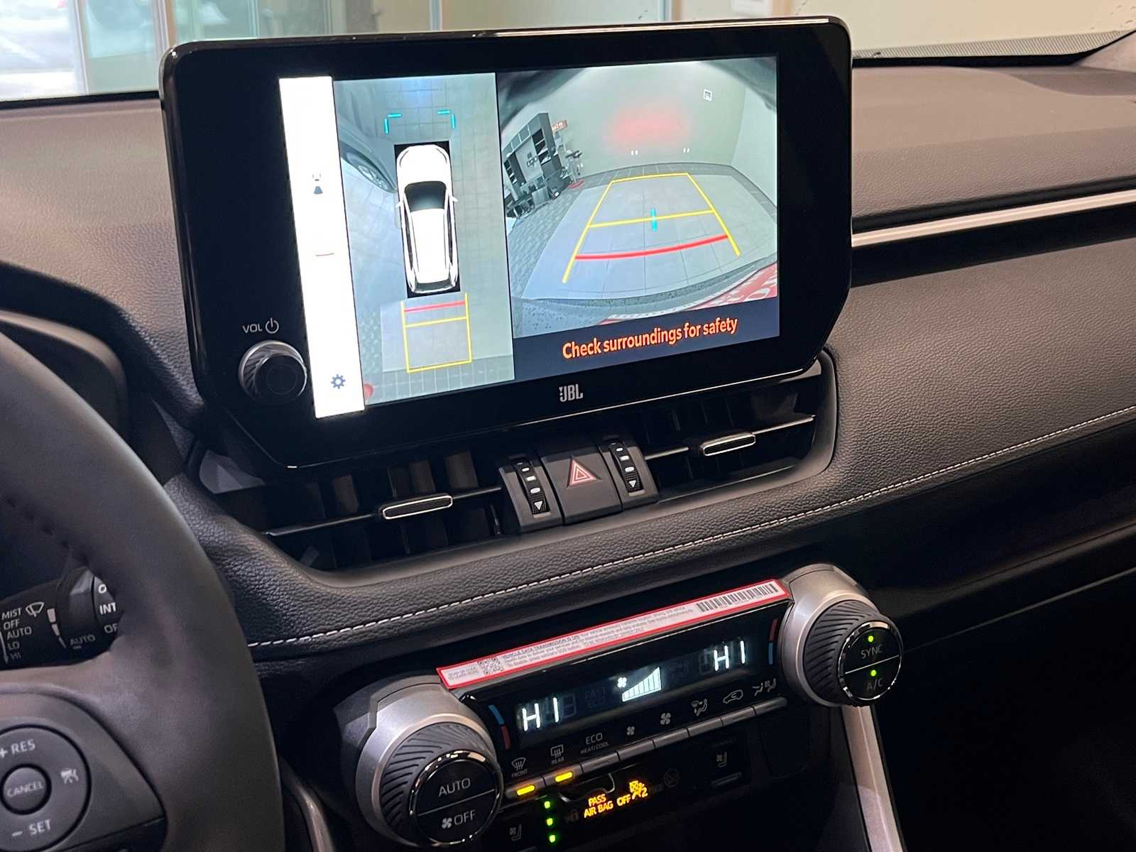 Thumbnail: 2025 Toyota RAV4 - 27