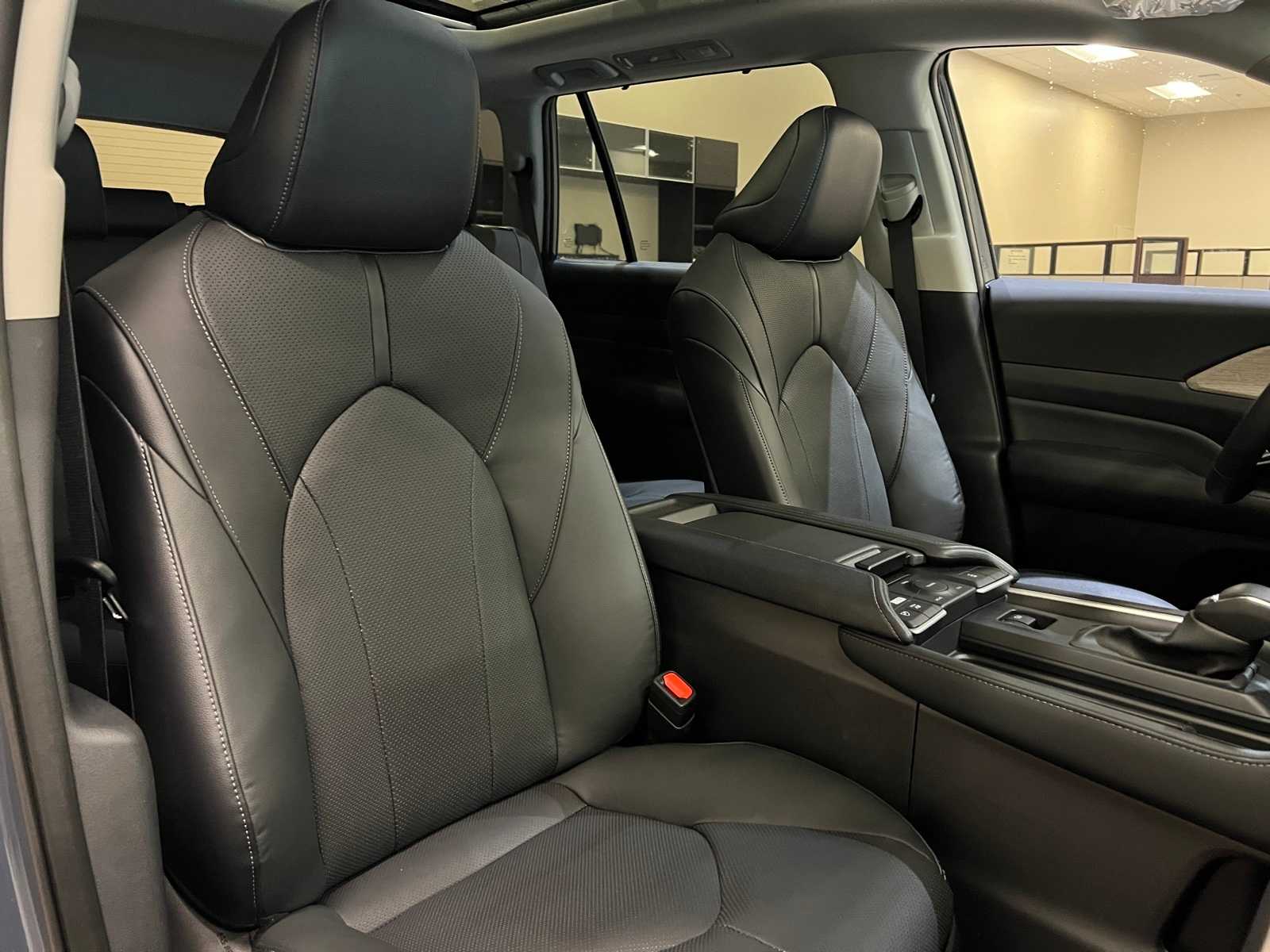 Thumbnail: 2025 Toyota Grand Highlander - 14