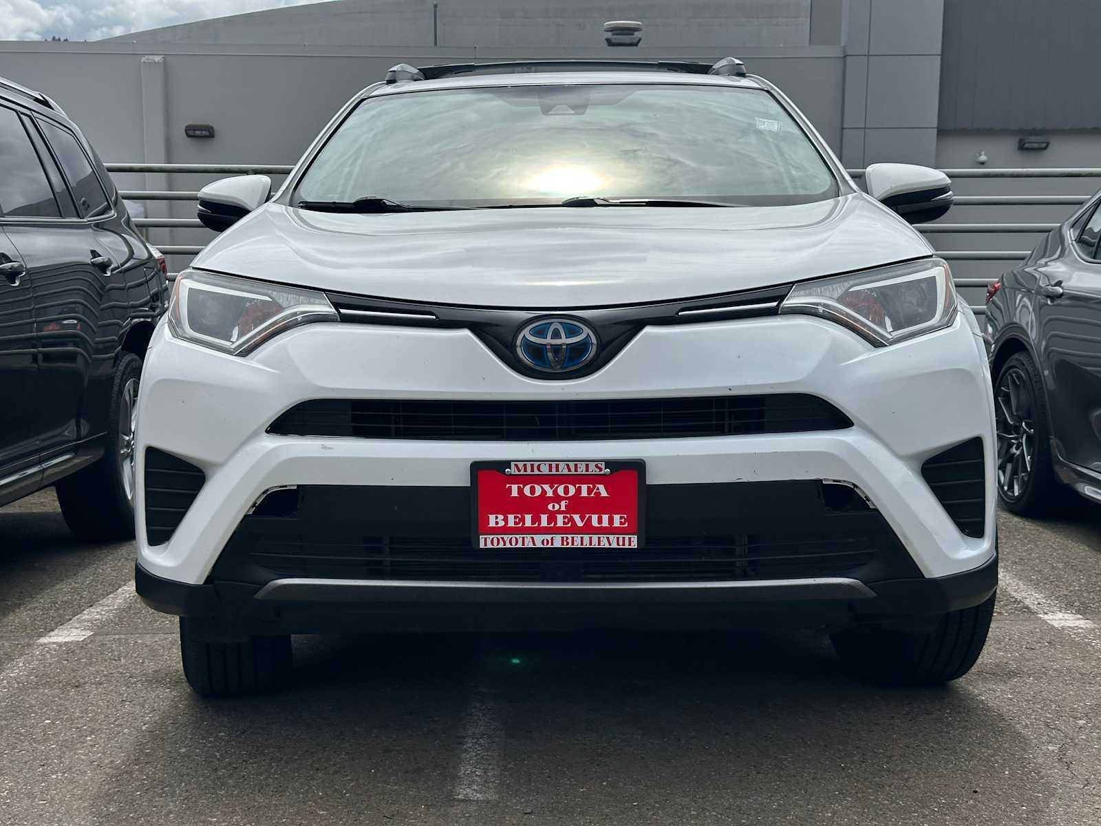 Thumbnail: 2018 Toyota RAV4 - 2