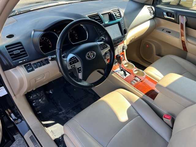 Thumbnail: 2011 Toyota Highlander - 2