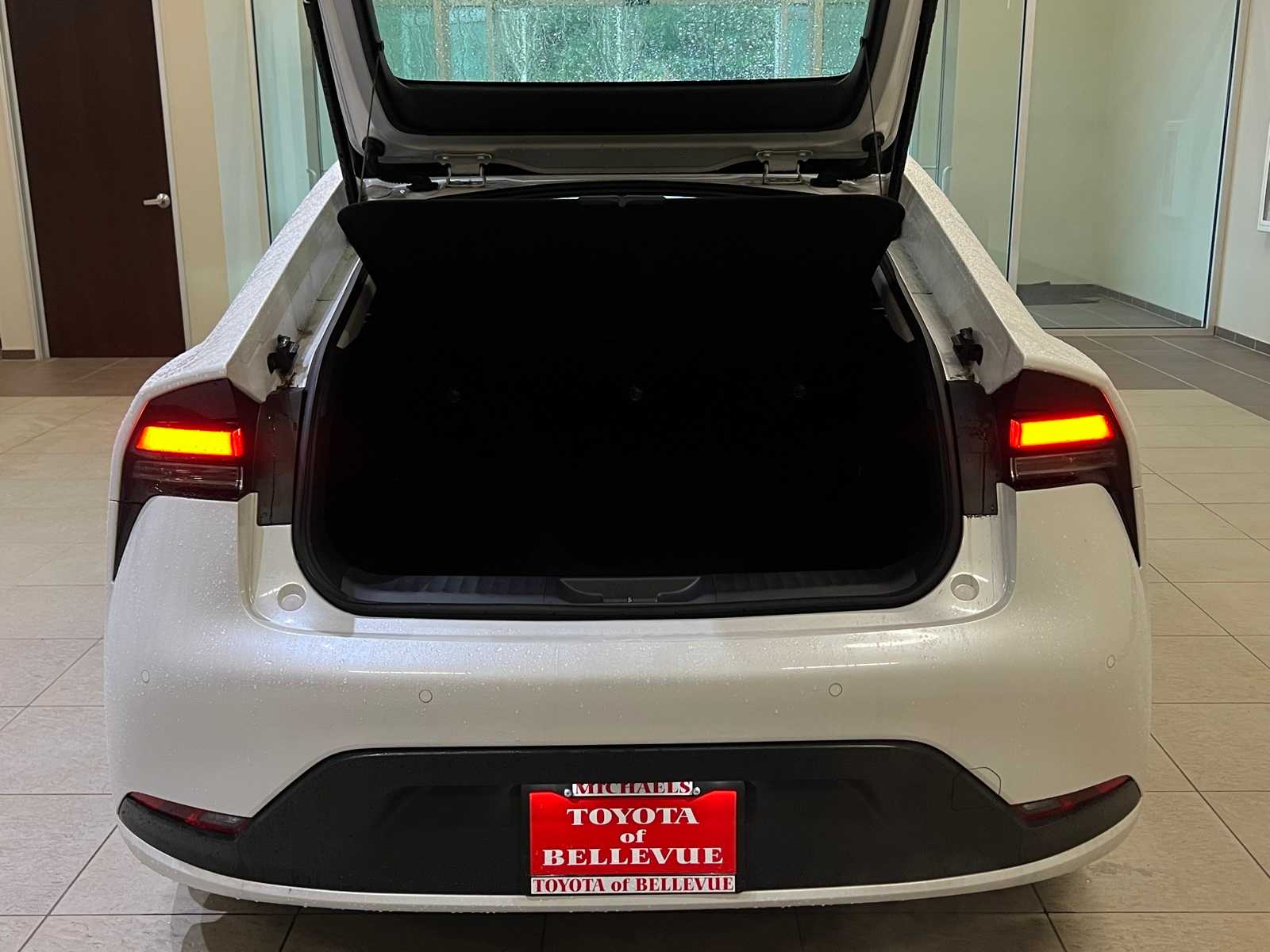 Thumbnail: 2024 Toyota Prius - 29