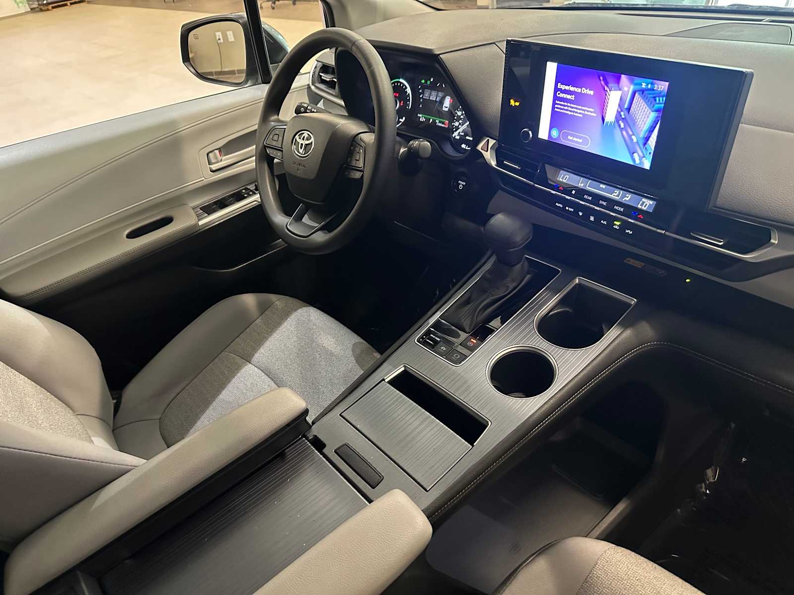 Thumbnail: 2025 Toyota Sienna - 28