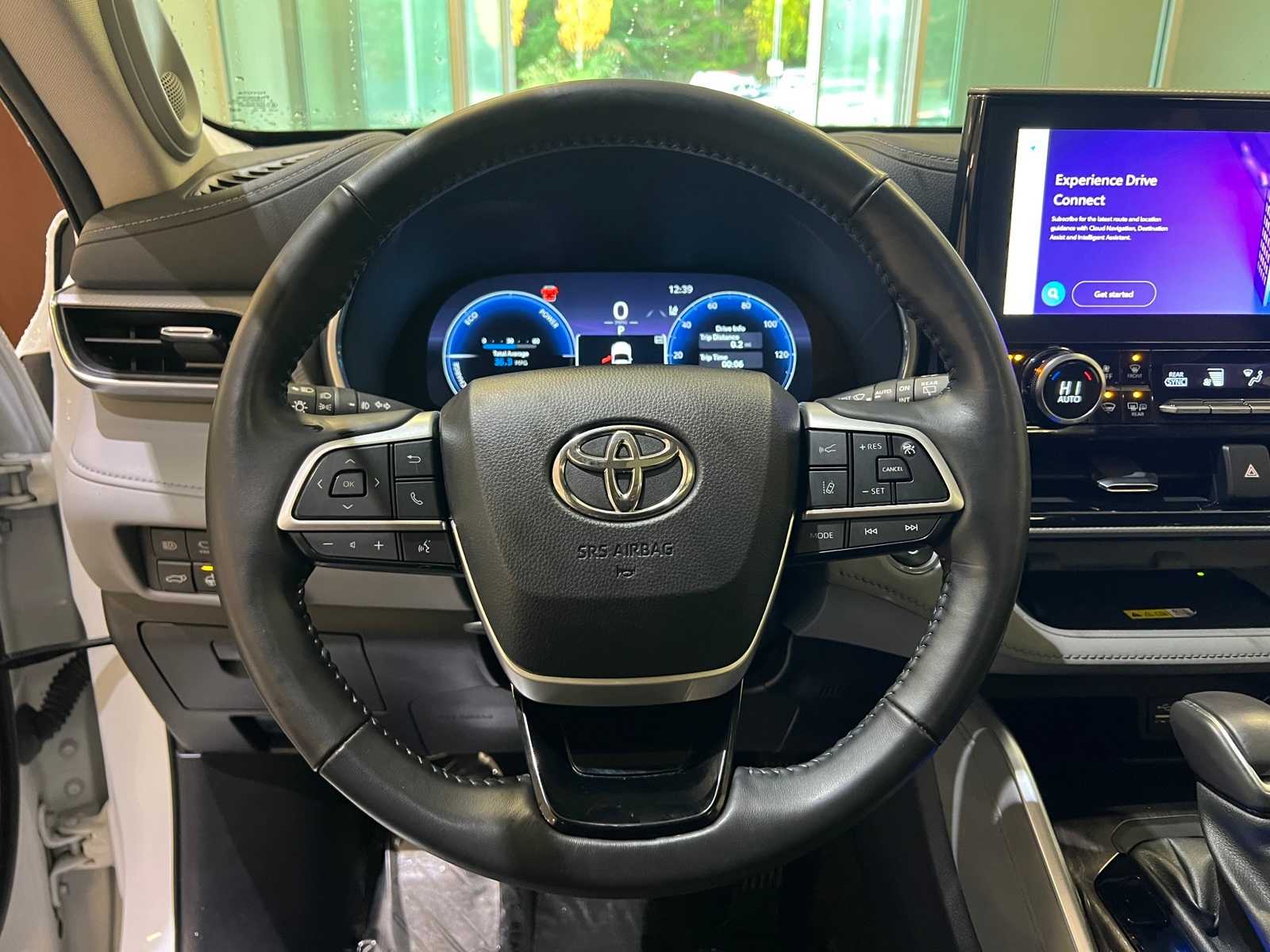 Thumbnail: 2023 Toyota Highlander - 20