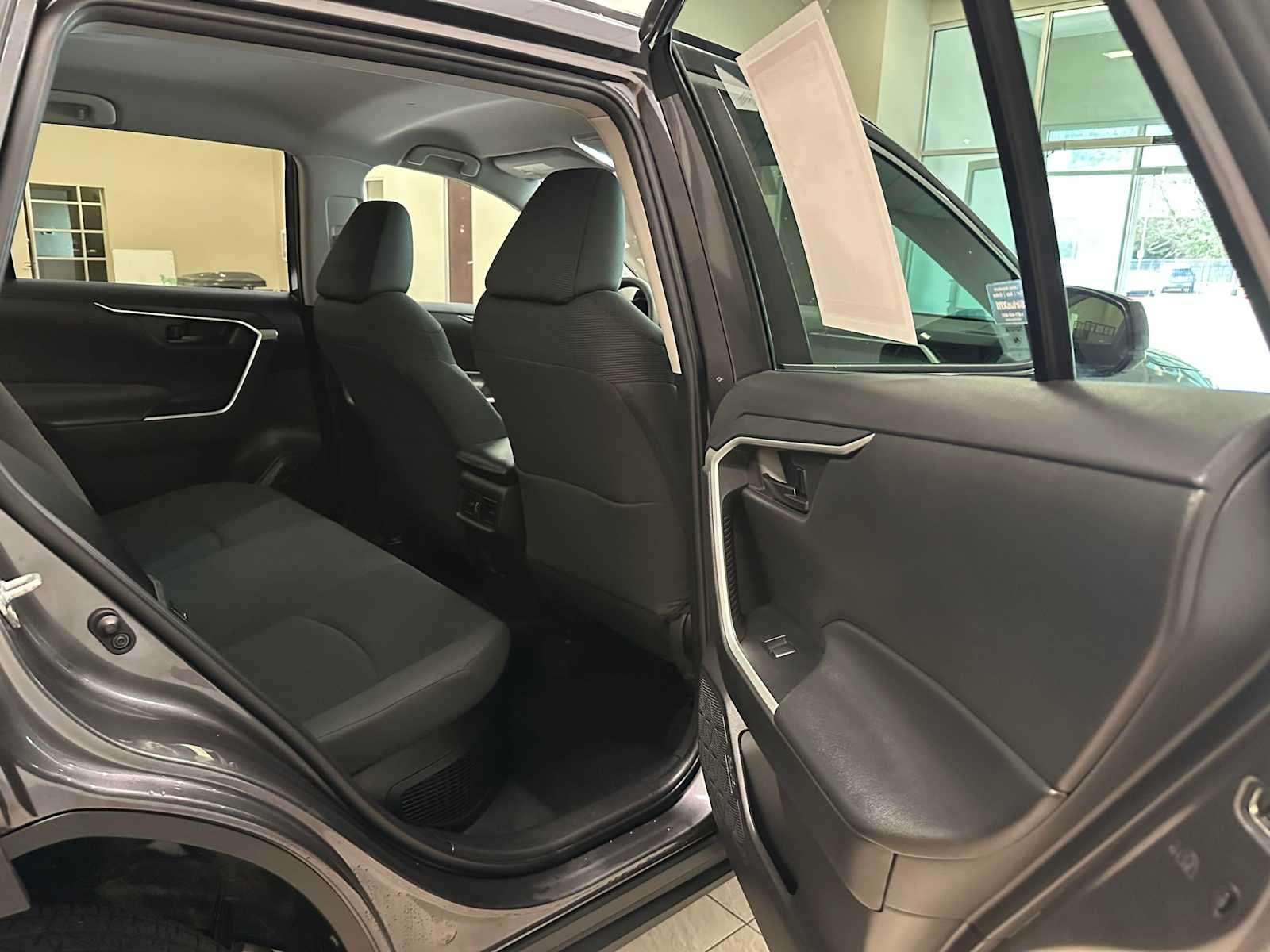 Thumbnail: 2022 Toyota RAV4 - 25