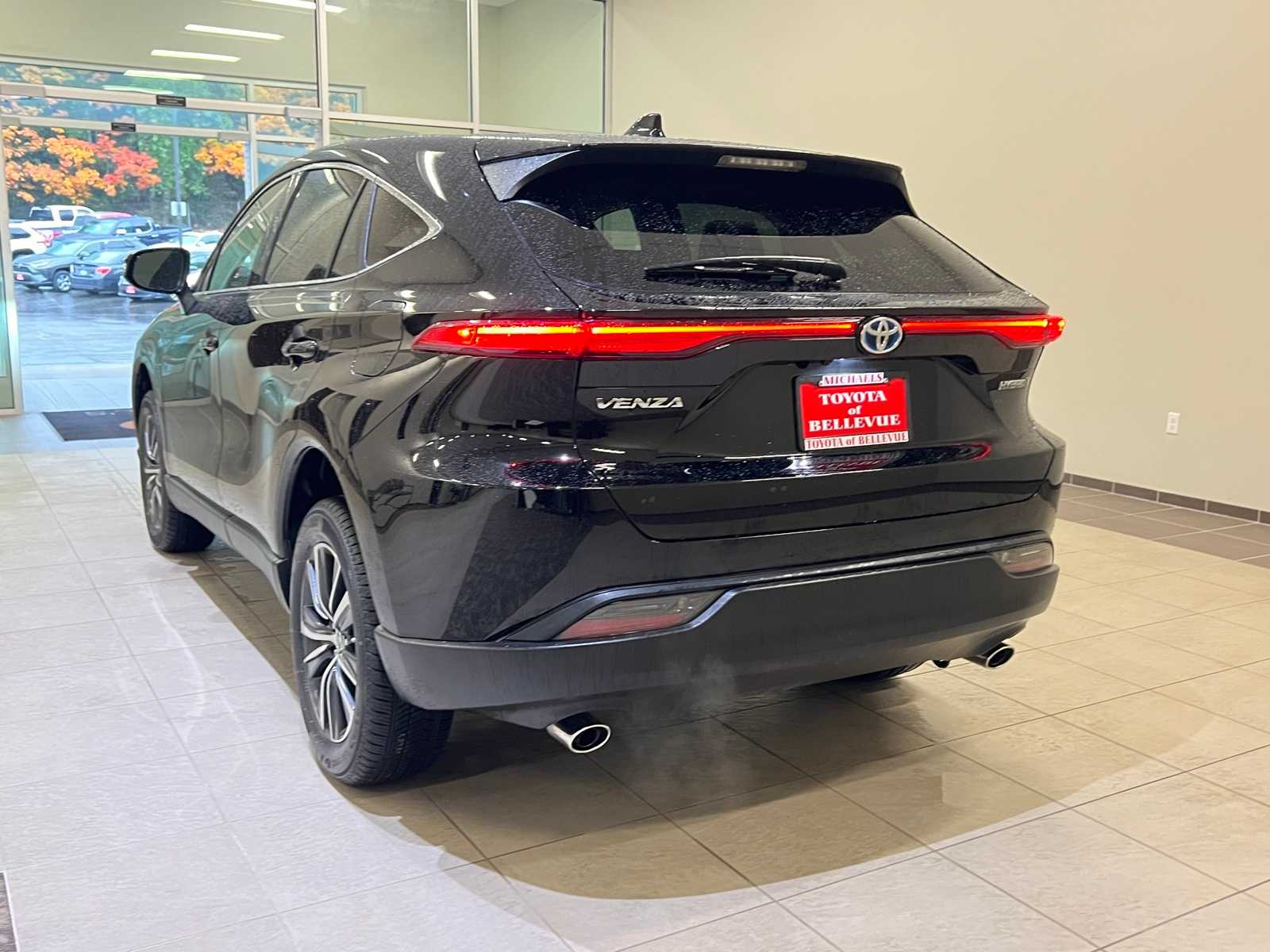 Thumbnail: 2022 Toyota Venza - 4