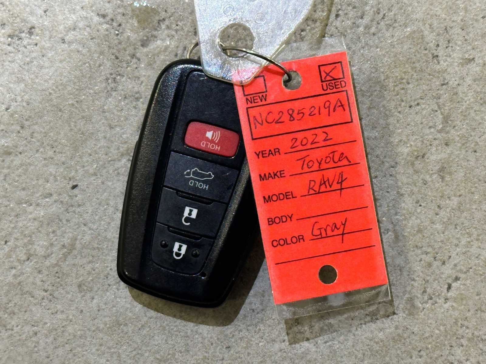 Thumbnail: 2022 Toyota RAV4 - 32