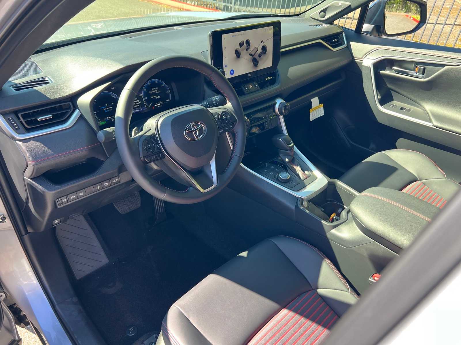 2025 Toyota RAV4 XSE 2