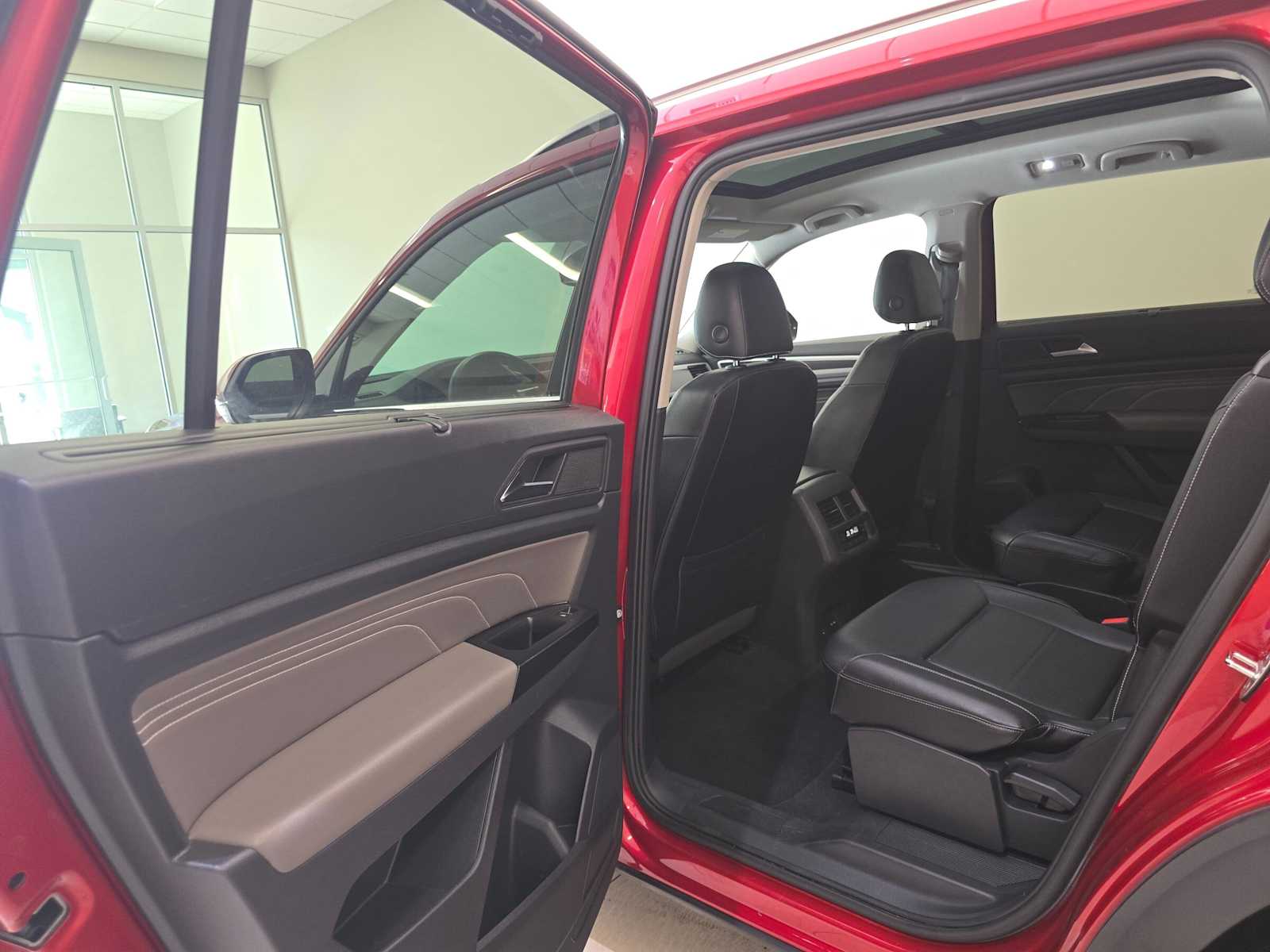 Thumbnail: 2021 Volkswagen Atlas - 23