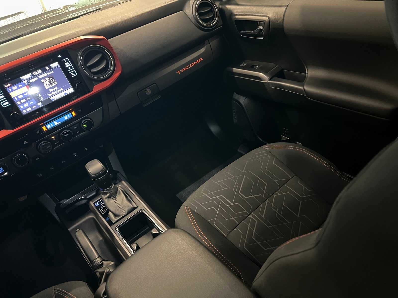 Thumbnail: 2017 Toyota Tacoma - 11