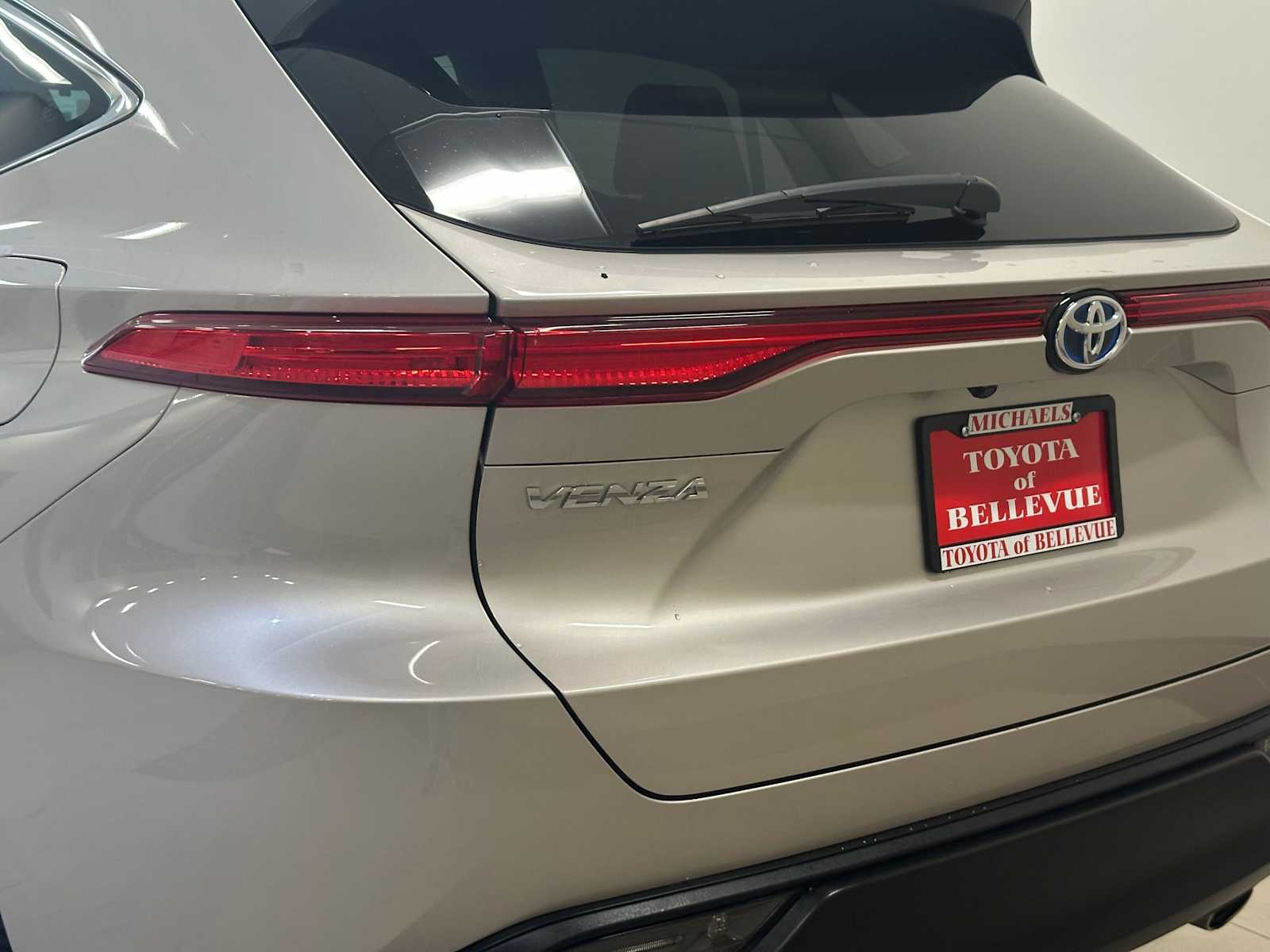 Thumbnail: 2024 Toyota Venza - 7