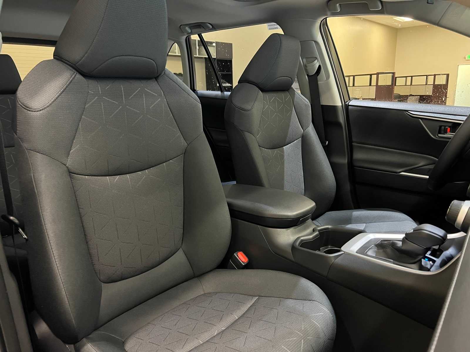 Thumbnail: 2025 Toyota RAV4 - 14