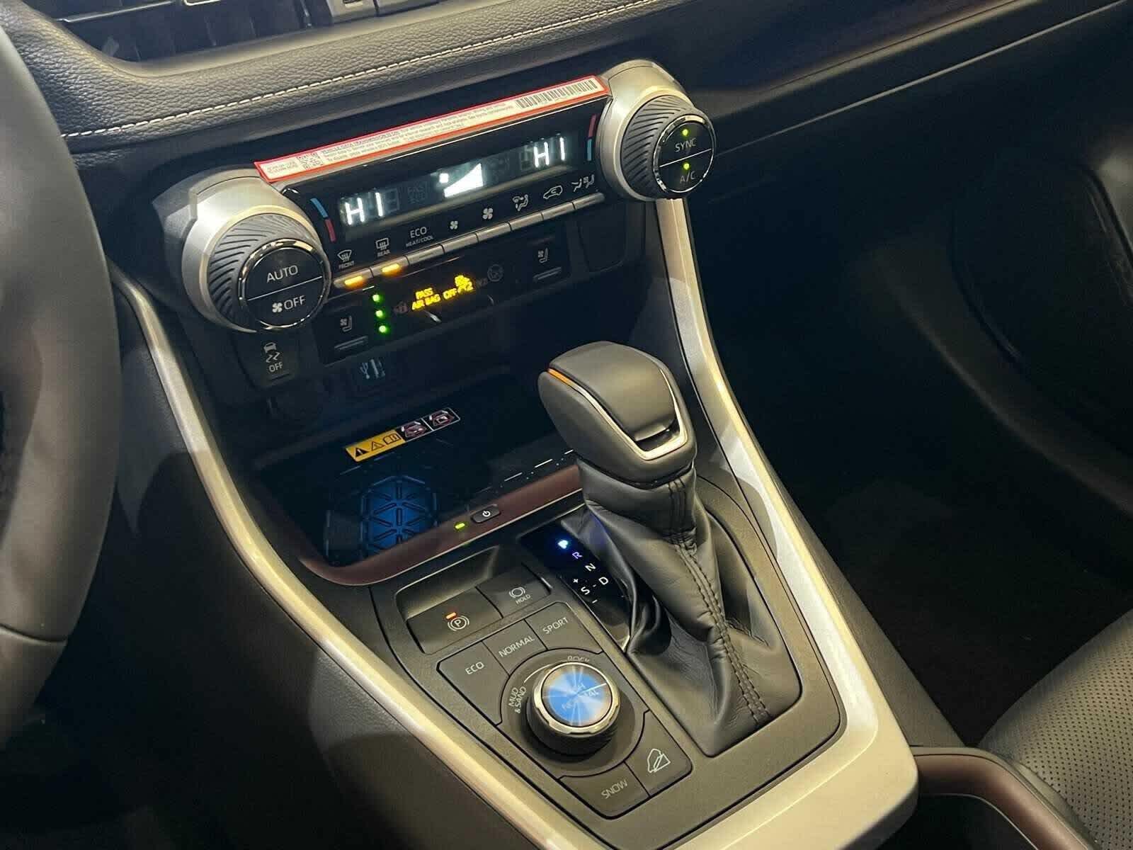 Thumbnail: 2025 Toyota RAV4 - 23