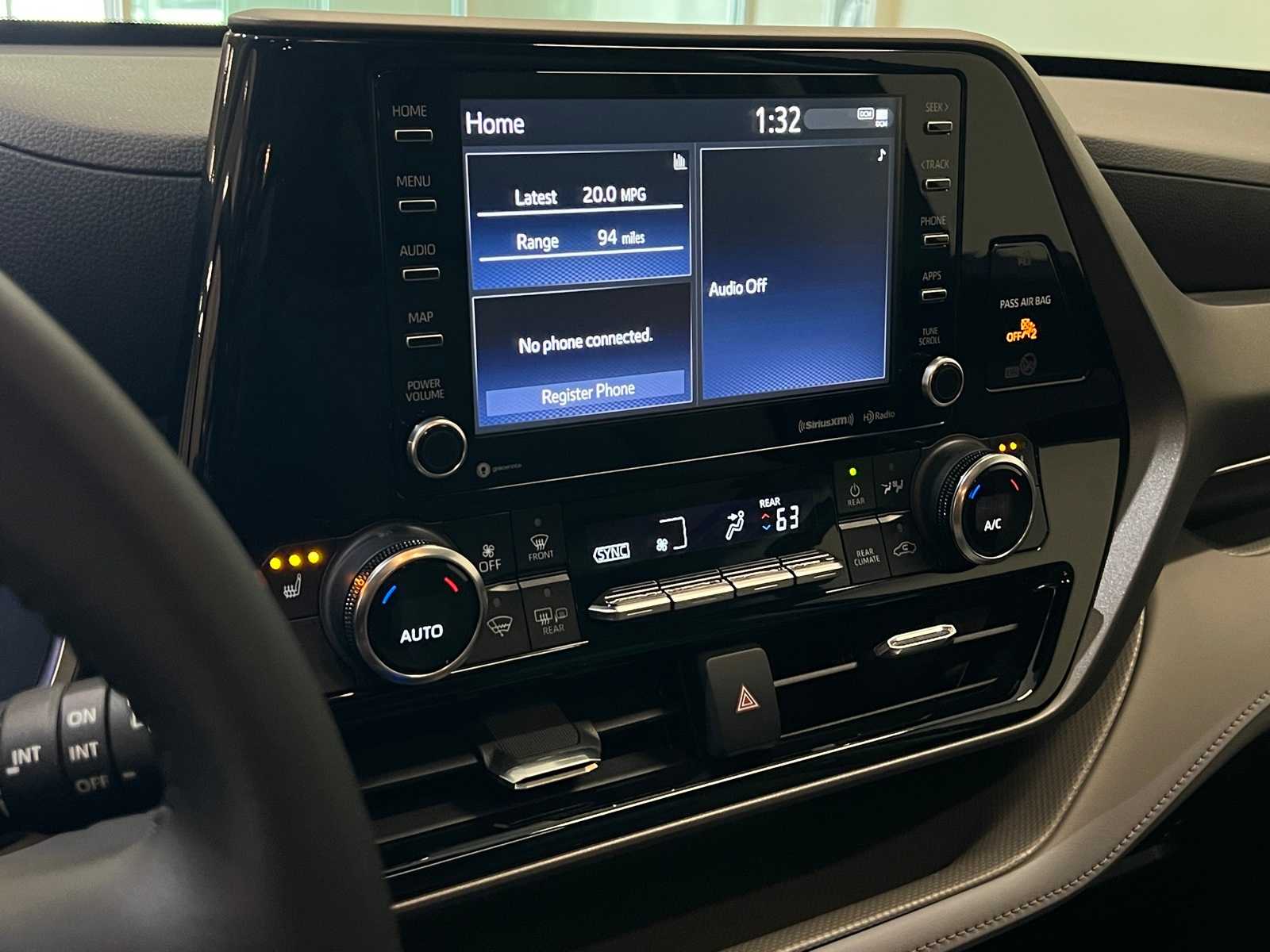 Thumbnail: 2022 Toyota Highlander - 27