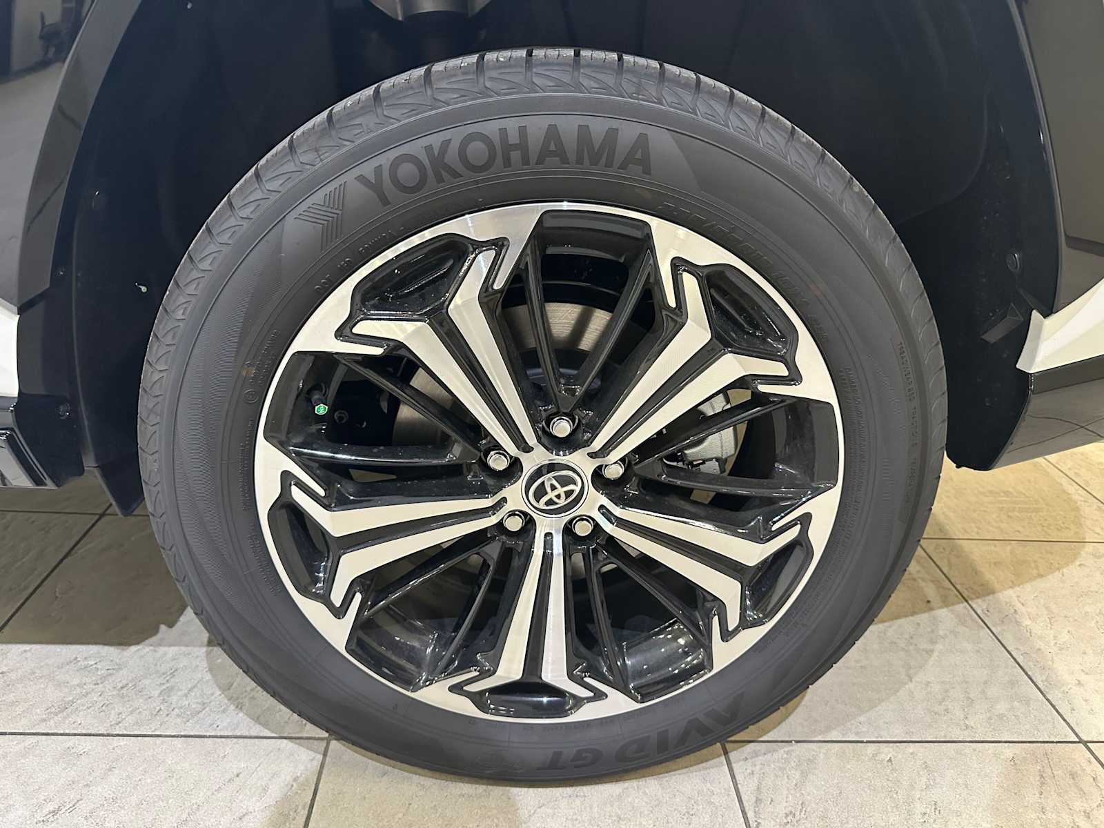 Thumbnail: 2025 Toyota RAV4 - 8