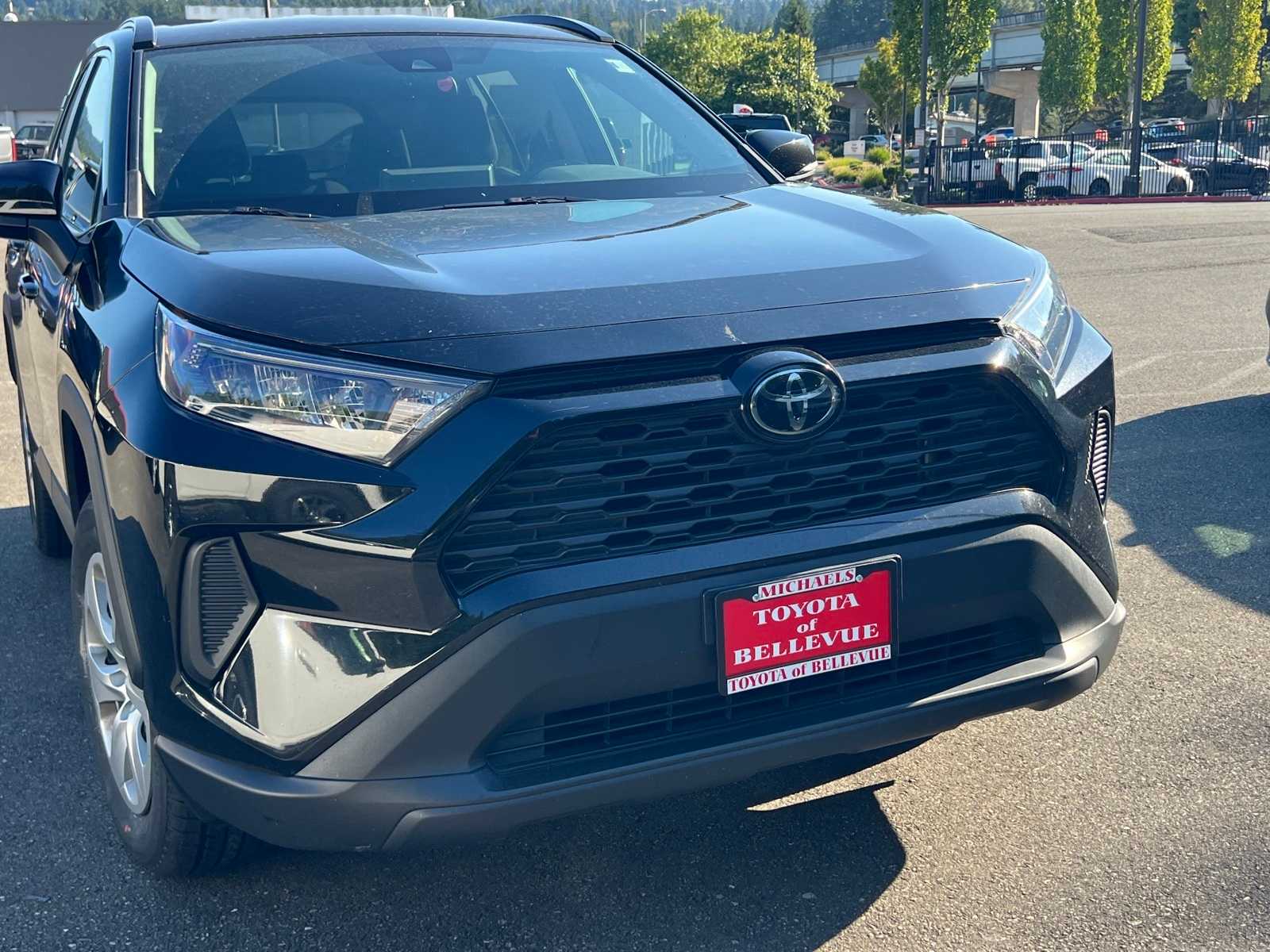 Thumbnail: 2021 Toyota RAV4 - 3