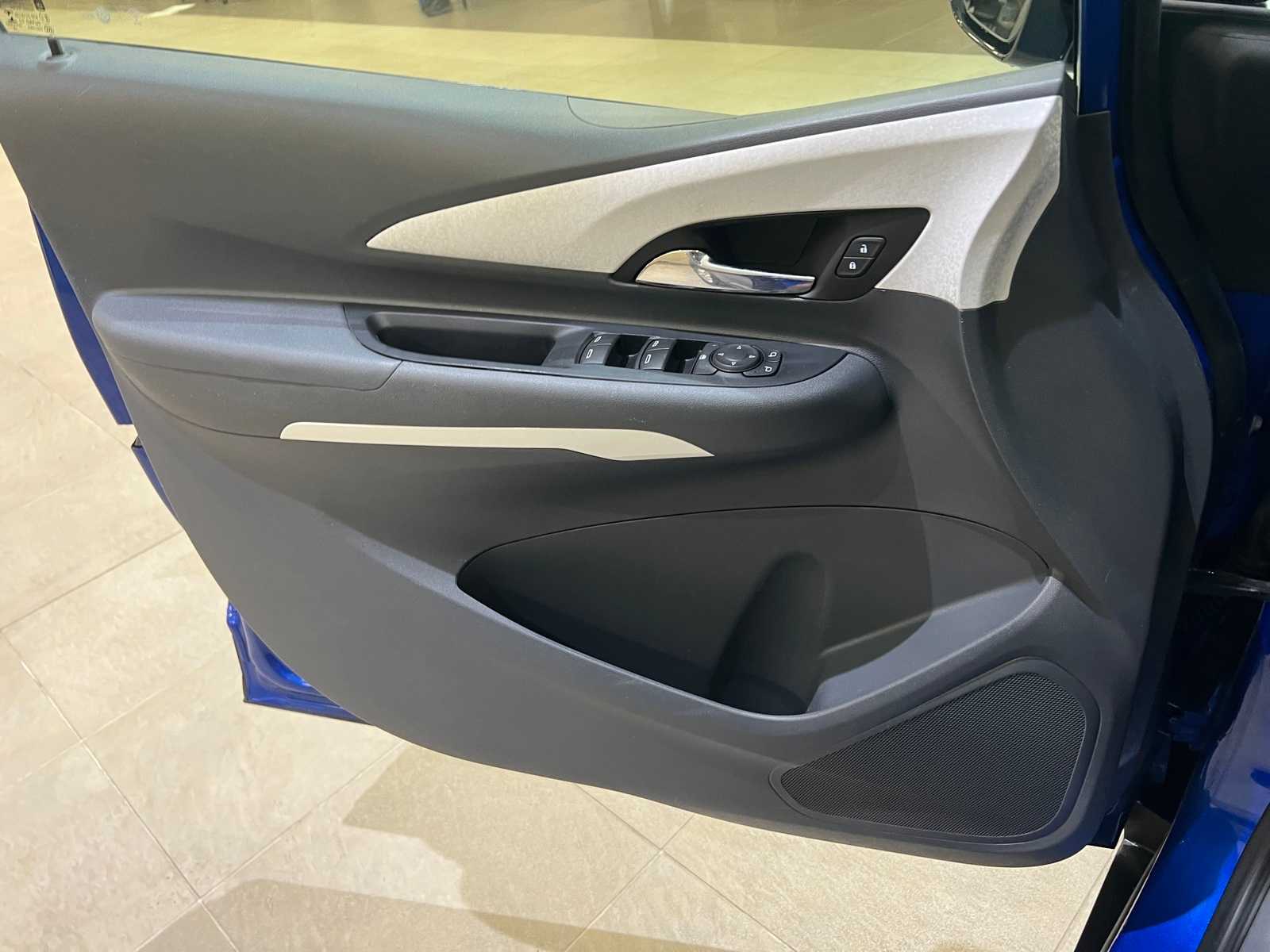Thumbnail: 2019 Chevrolet Bolt EV - 17
