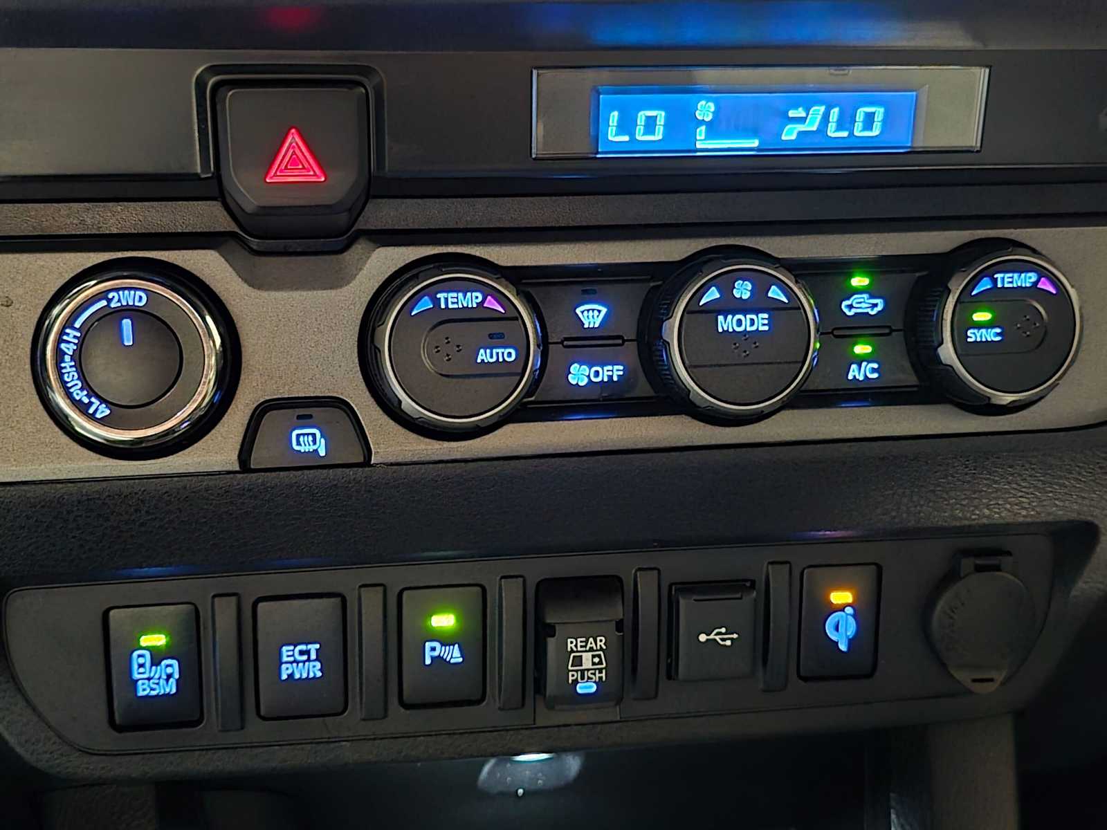 Thumbnail: 2021 Toyota Tacoma - 15