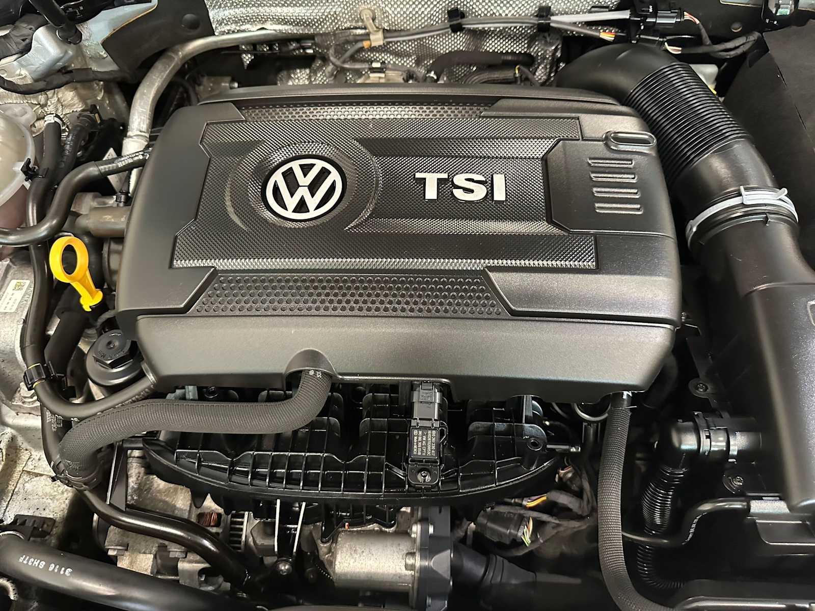 Thumbnail: 2017 Volkswagen Golf - 9