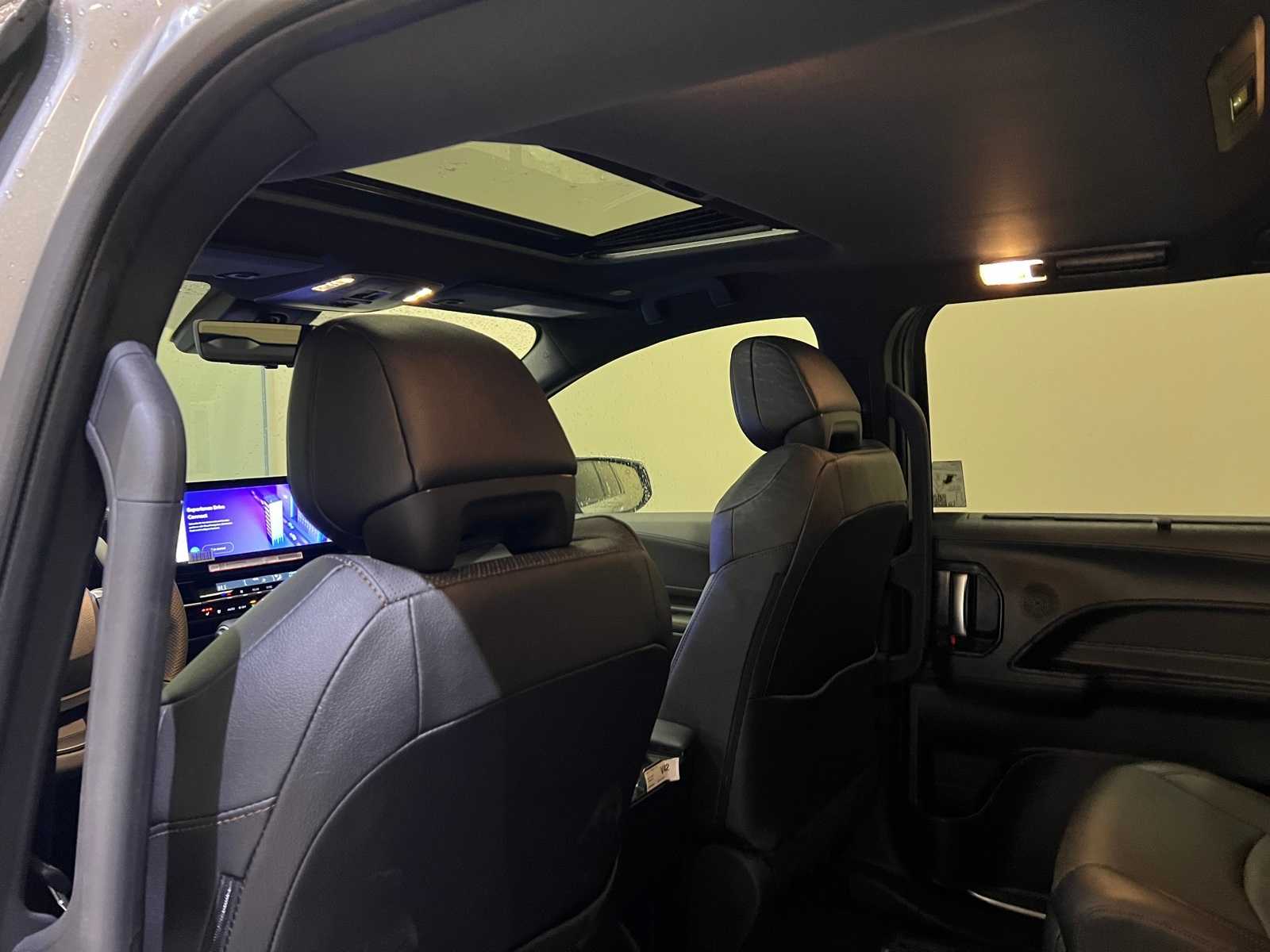 Thumbnail: 2025 Toyota Sienna - 12