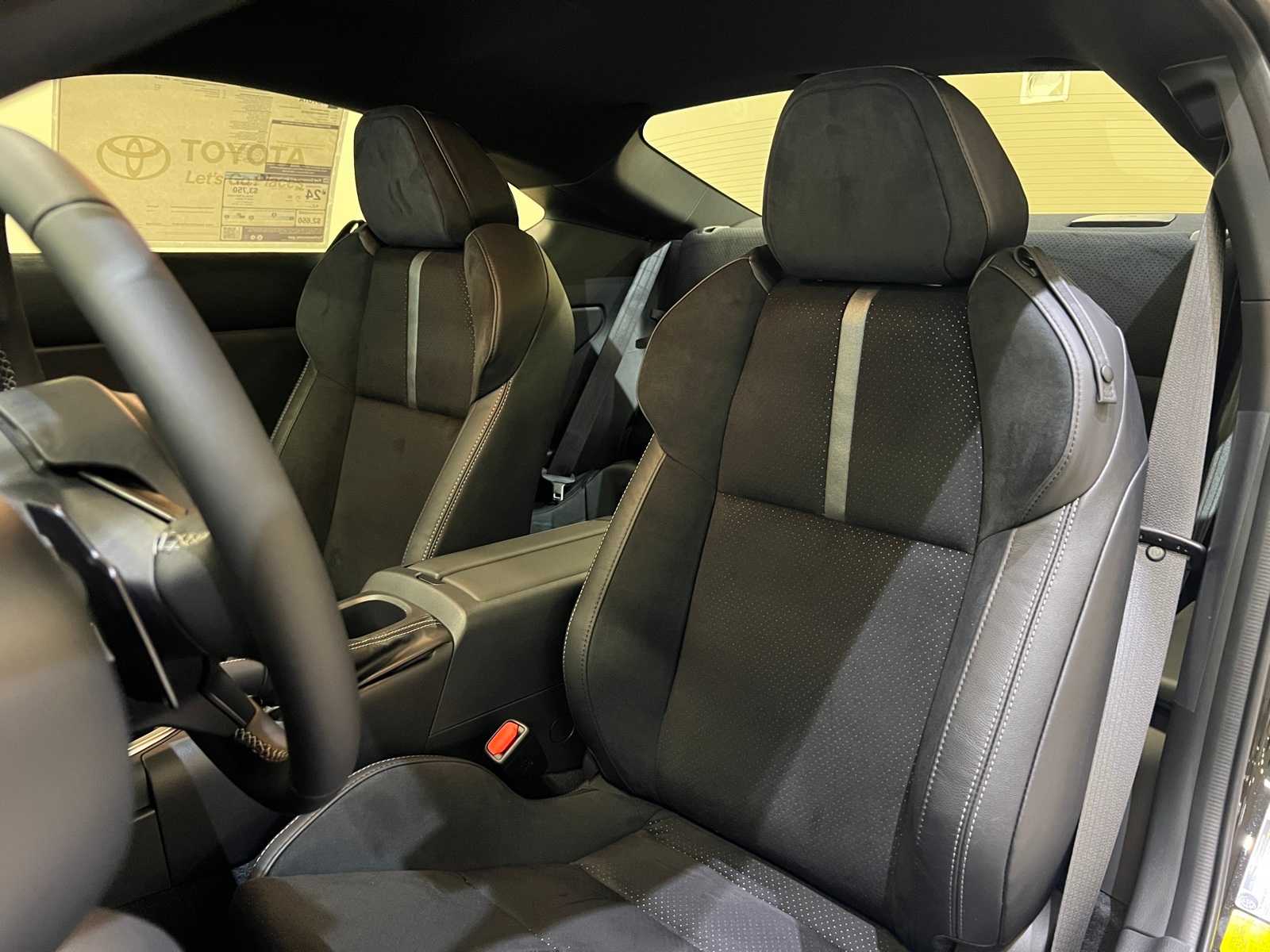 Thumbnail: 2025 Toyota GR86 - 14