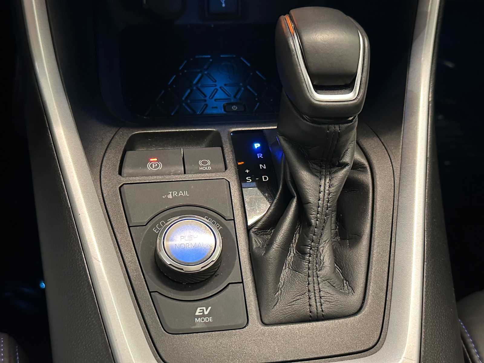 Thumbnail: 2021 Toyota RAV4 - 17