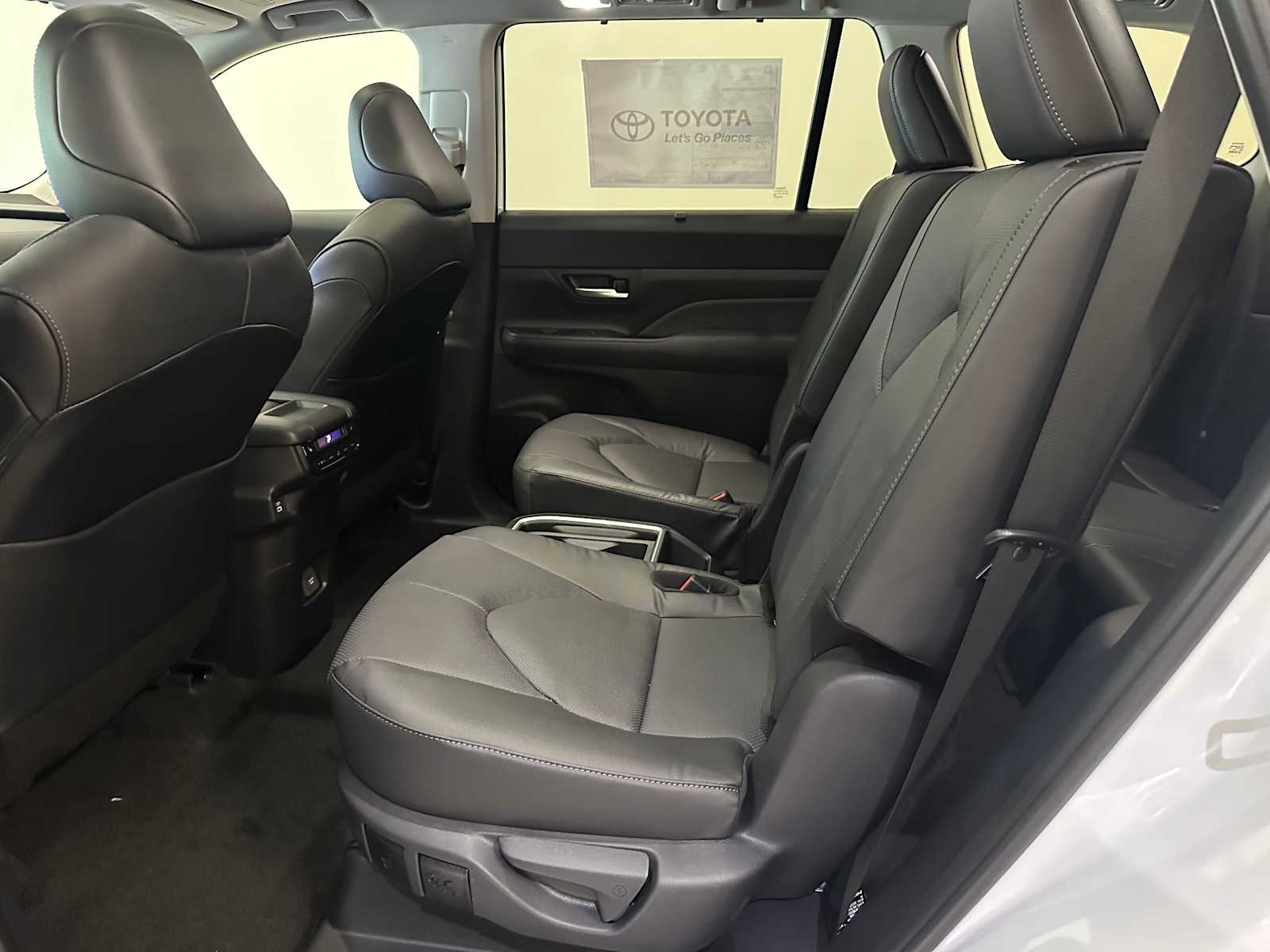 Thumbnail: 2026 Toyota Grand Highlander - 23