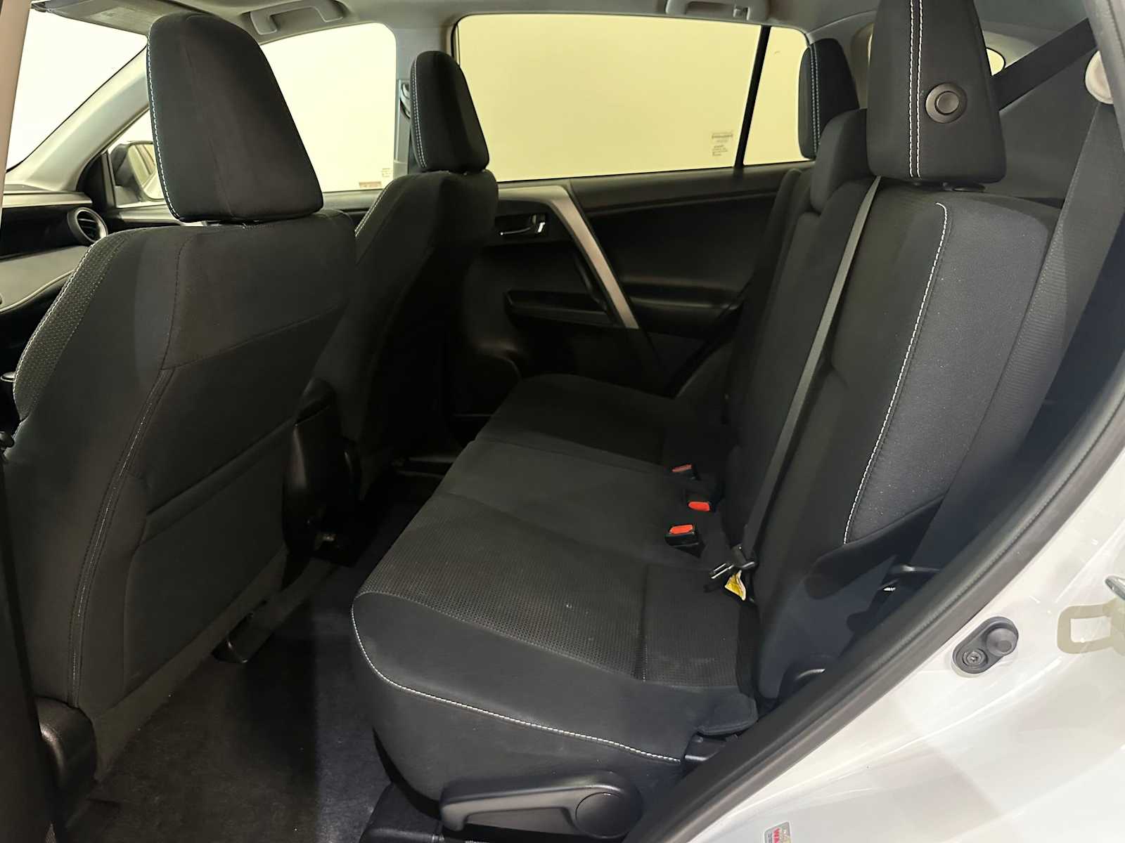 Thumbnail: 2016 Toyota RAV4 - 23