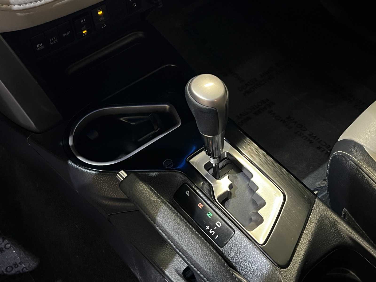 Thumbnail: 2017 Toyota RAV4 - 23