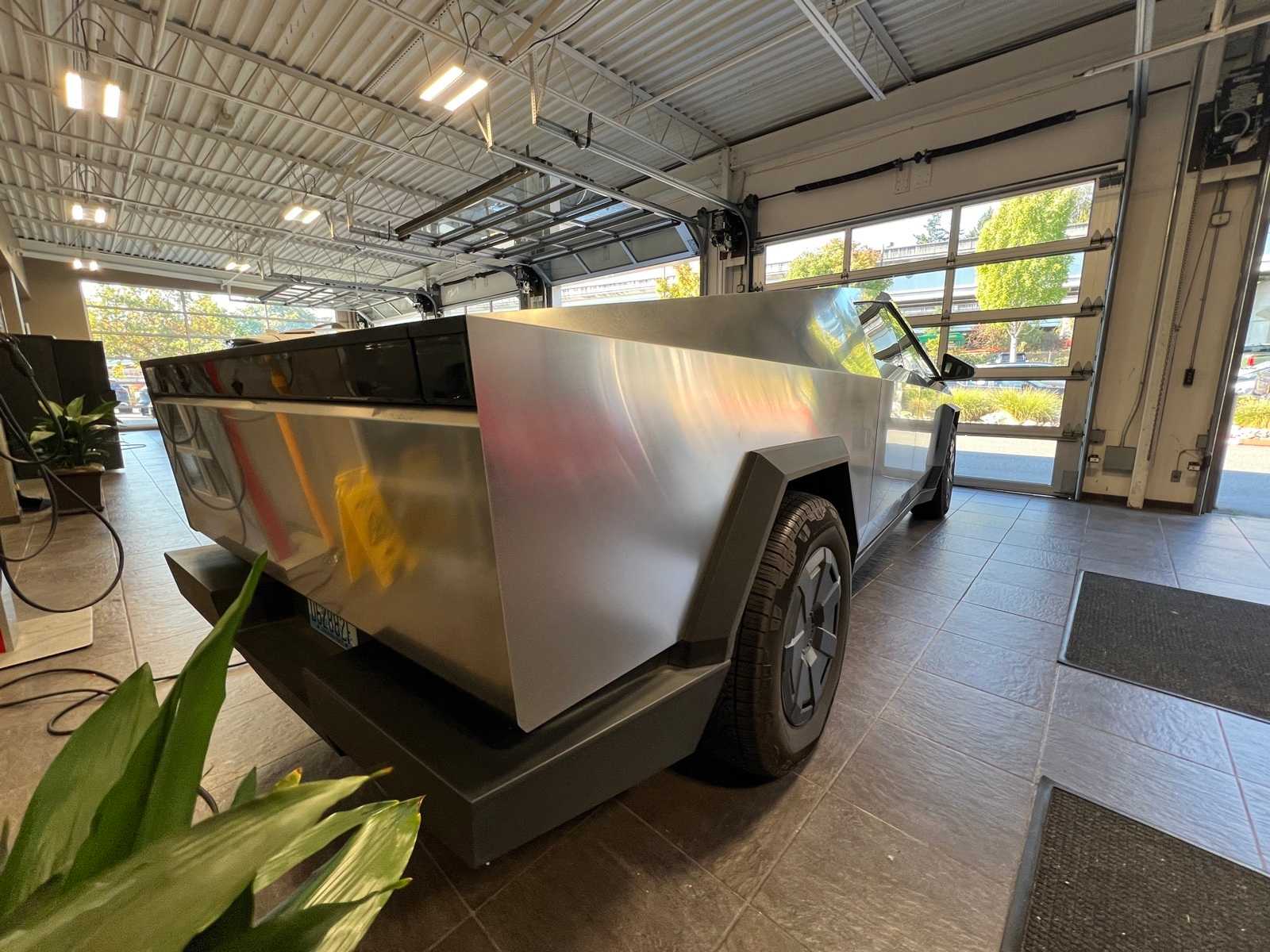 Thumbnail: 2024 Tesla Cybertruck - 7