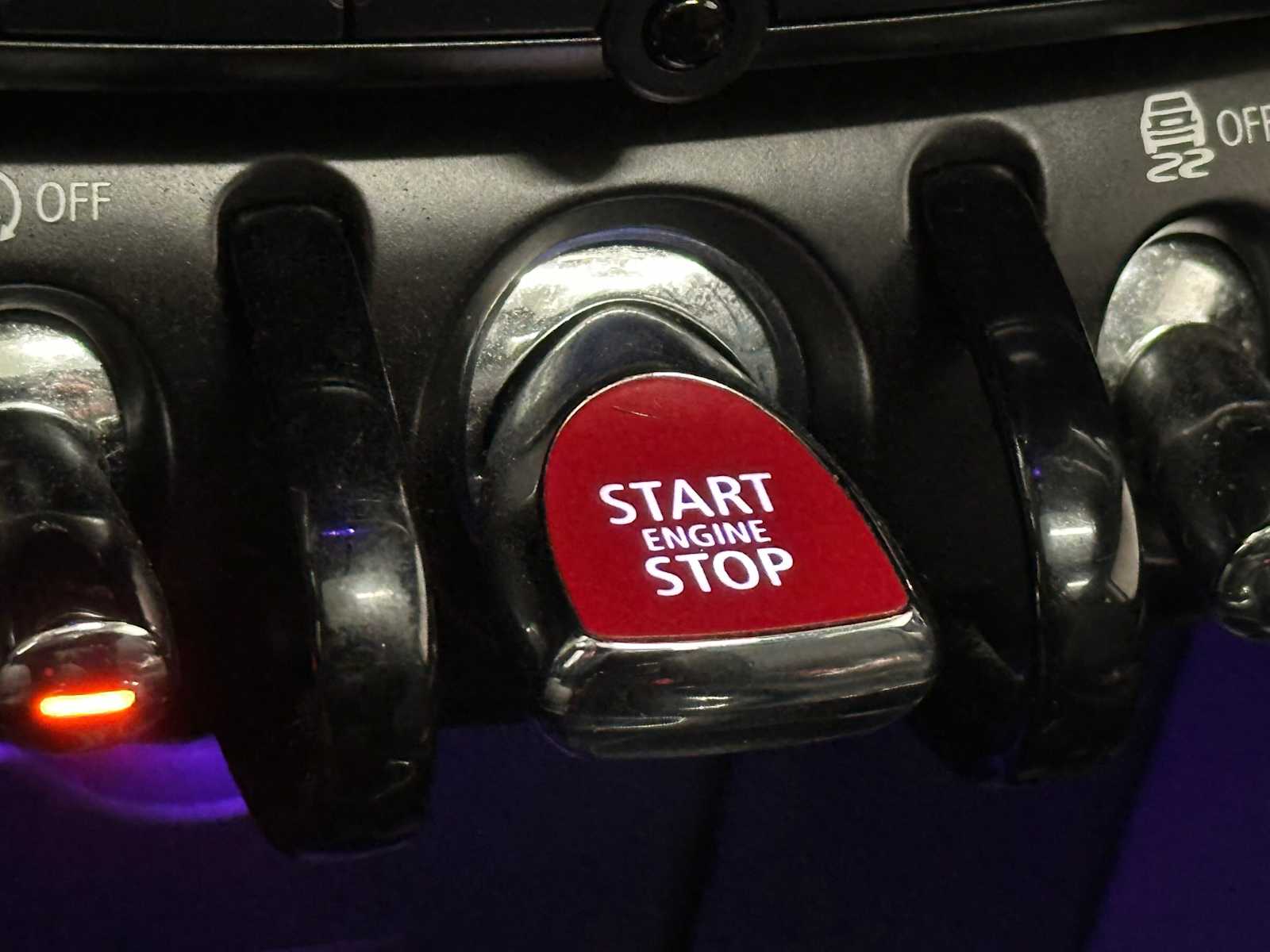 Thumbnail: 2014 MINI Cooper Hardtop - 18